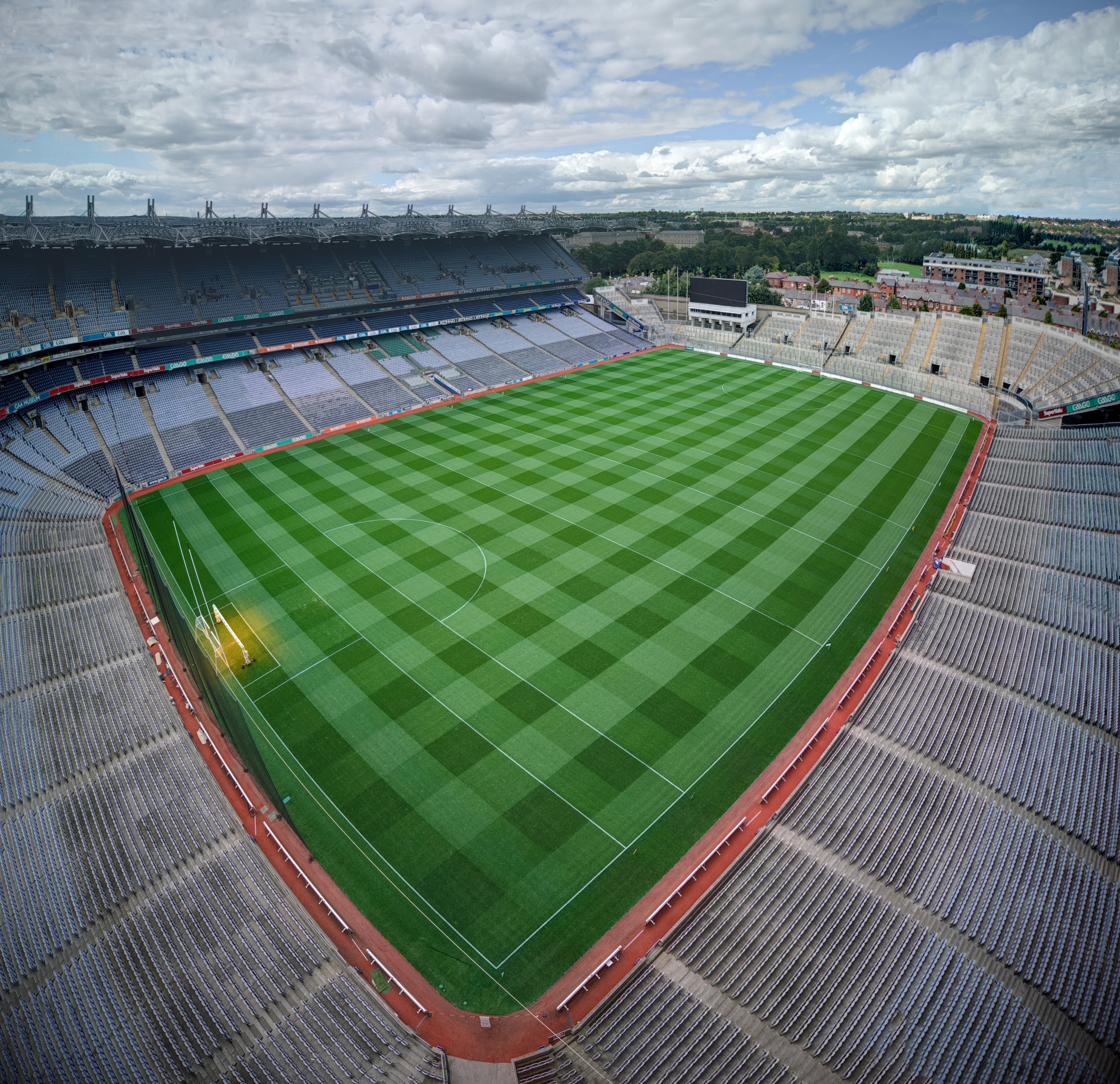 Stadium Croke Park adalah ibu pejabat Persatuan Atletik Gaelik.