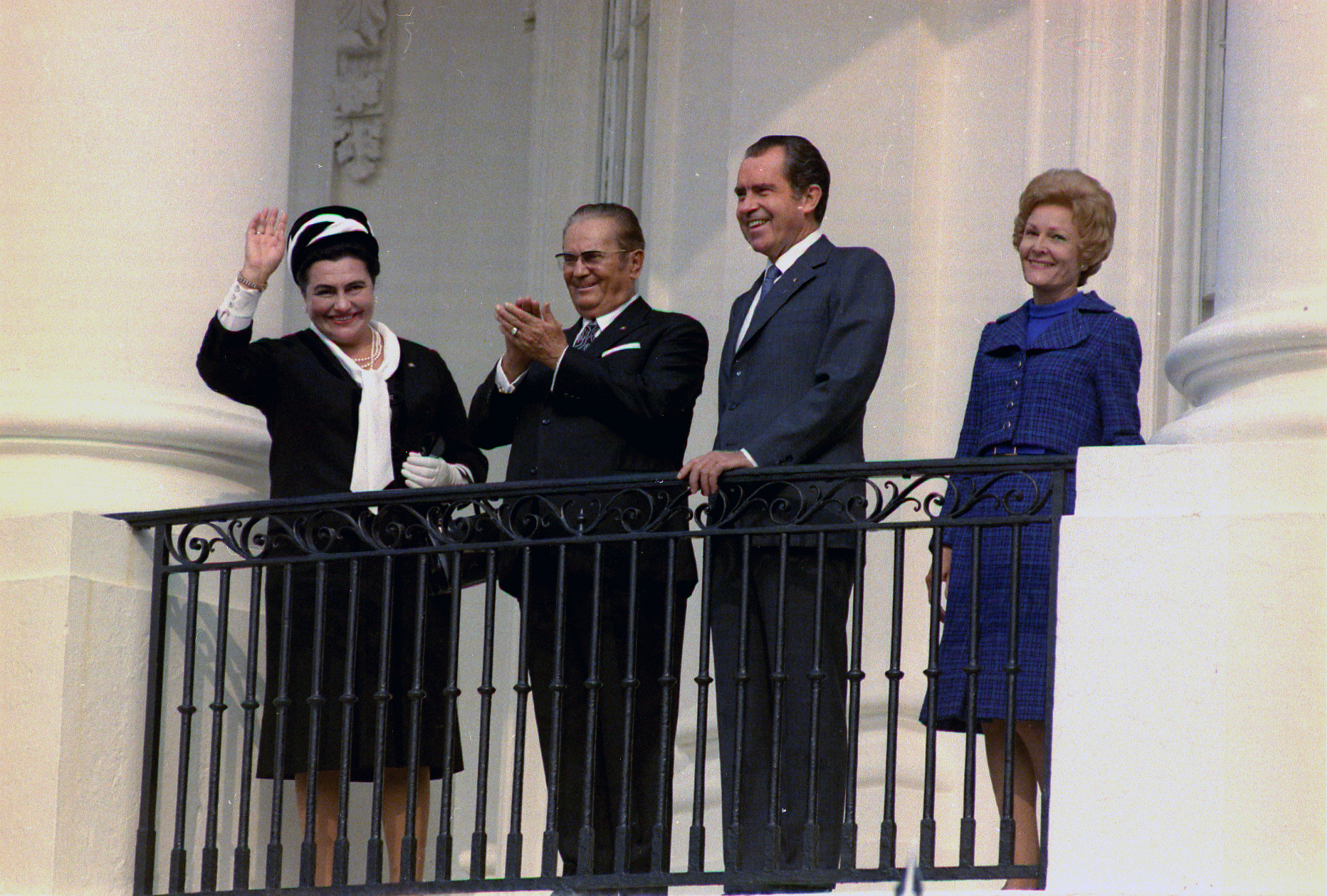 Josip Broz Tito memimpin Republik Federal Sosialis Yugoslavia dari tahun 1944 hingga 1980; Foto: Tito bersama presiden AS Richard Nixon di Gedung Putih, 1971.