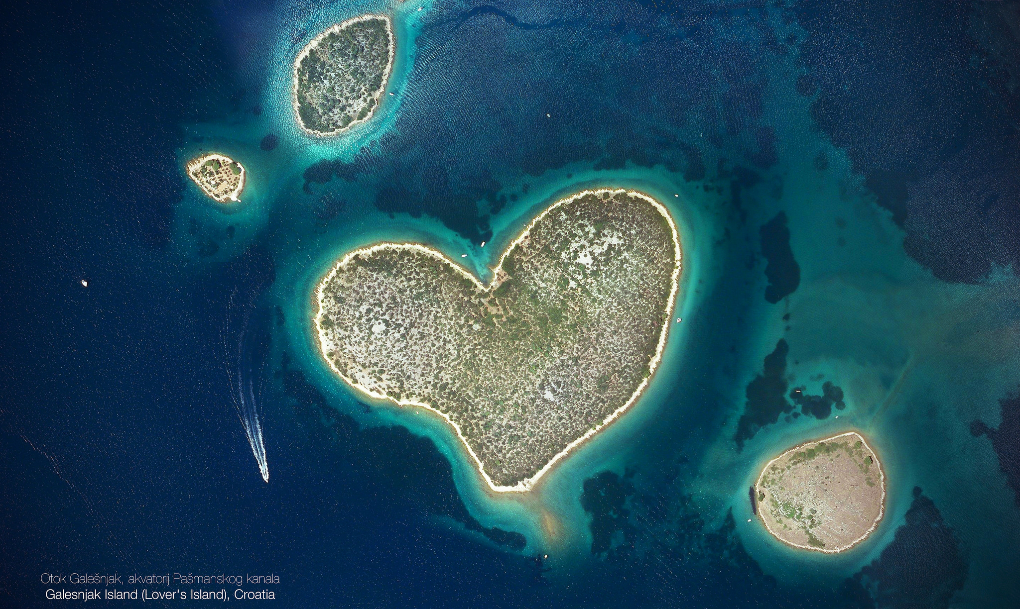 Pulau Galešnjak yang berbentuk hati