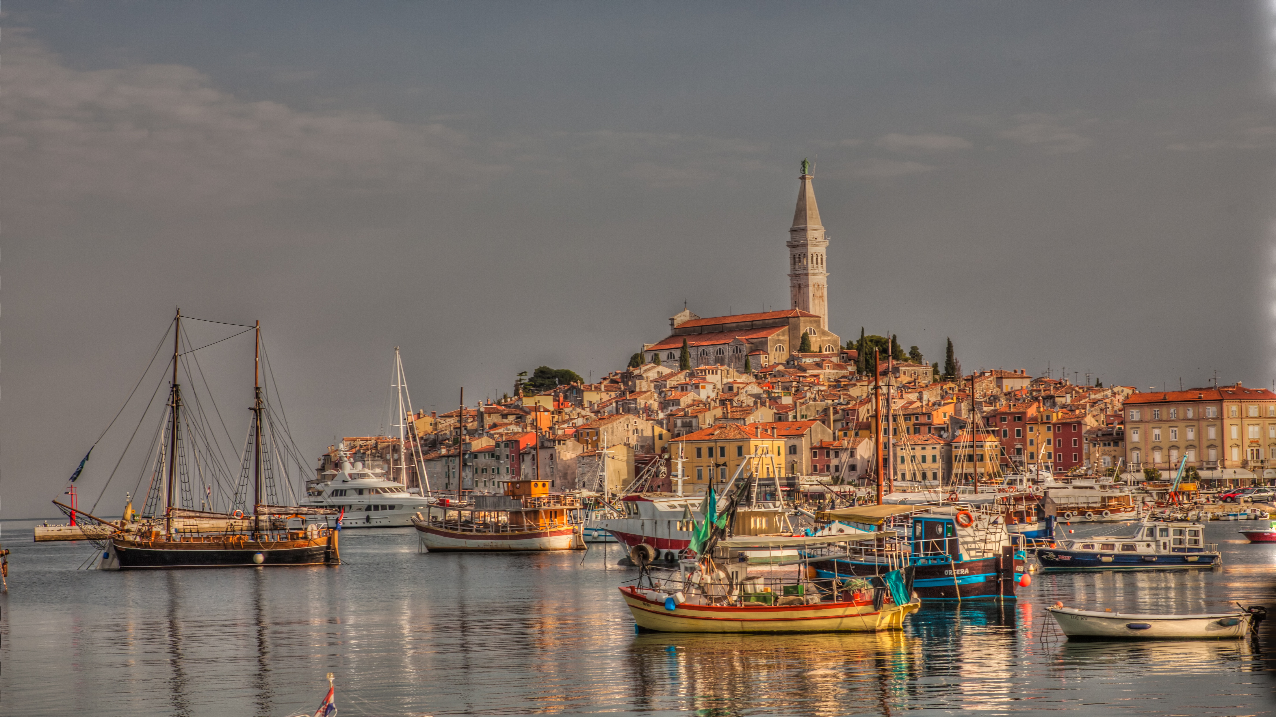 Rovinj adalah salah satu kota yang paling banyak dikunjungi di Istria, bersama dengan Pula dan Poreč.