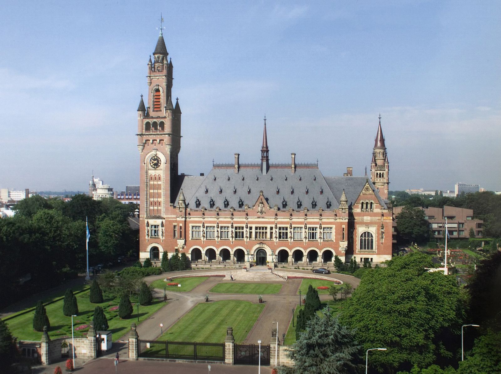 Istana Perdamaian (Vredespaleis), di Den Haag