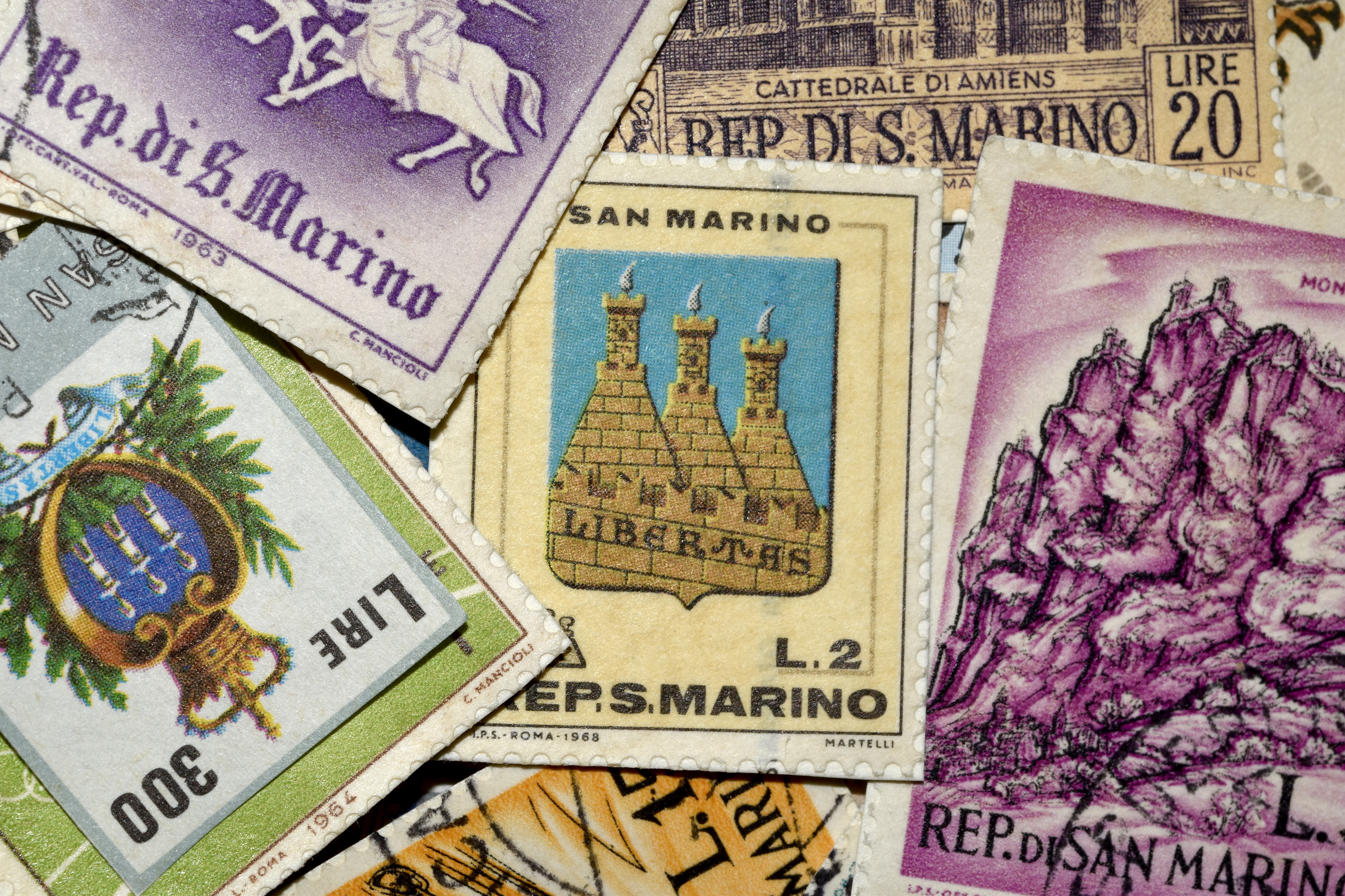 Các loại tem đa dạng của Cộng hòa San Marino