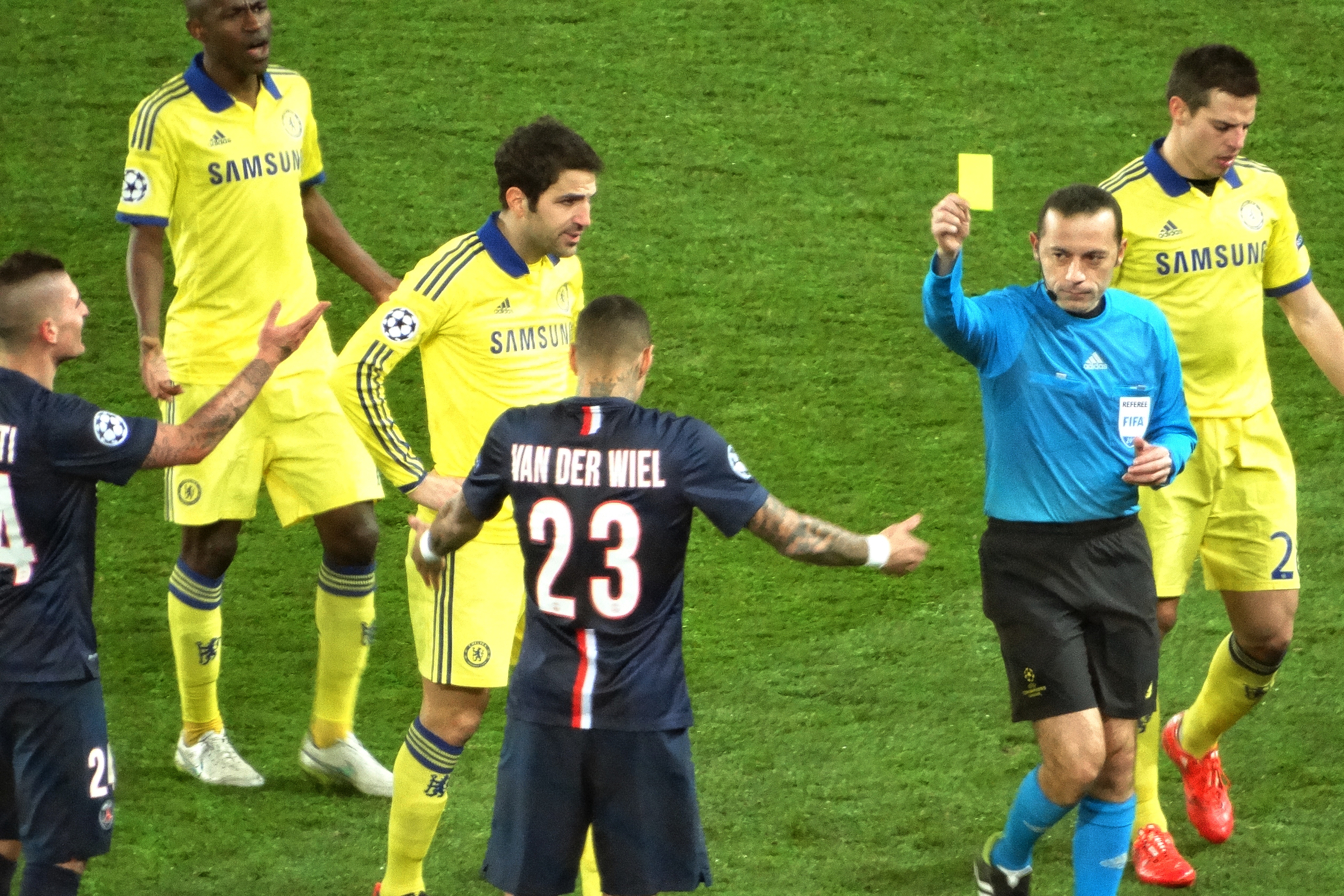 Van der Wiel mendapatkan kartu kuning saat pertandingan imbang 1-1 melawan Chelsea di Liga Champions UEFA 2014-15.