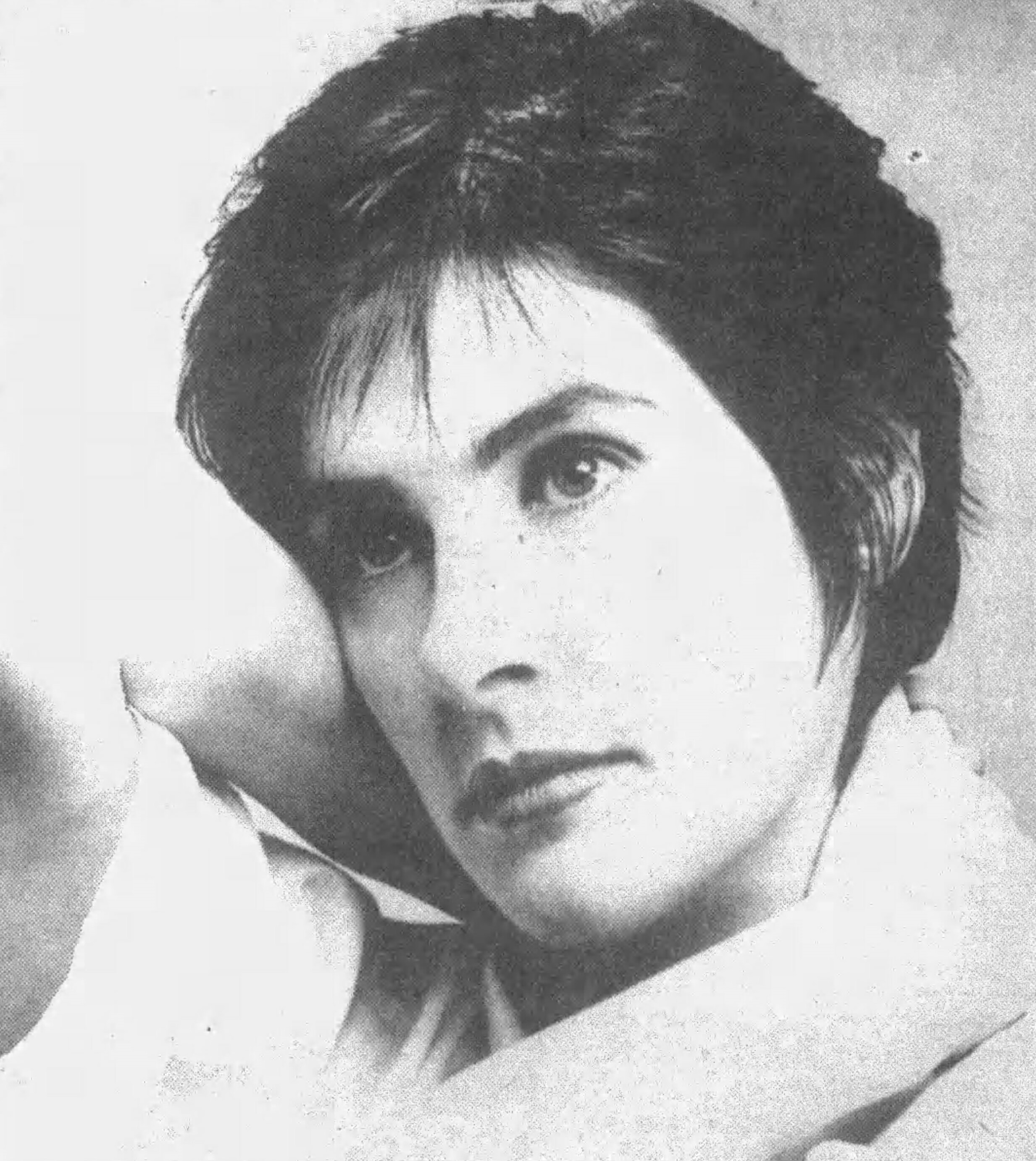 Enya, artis solo terlaris Ireland.