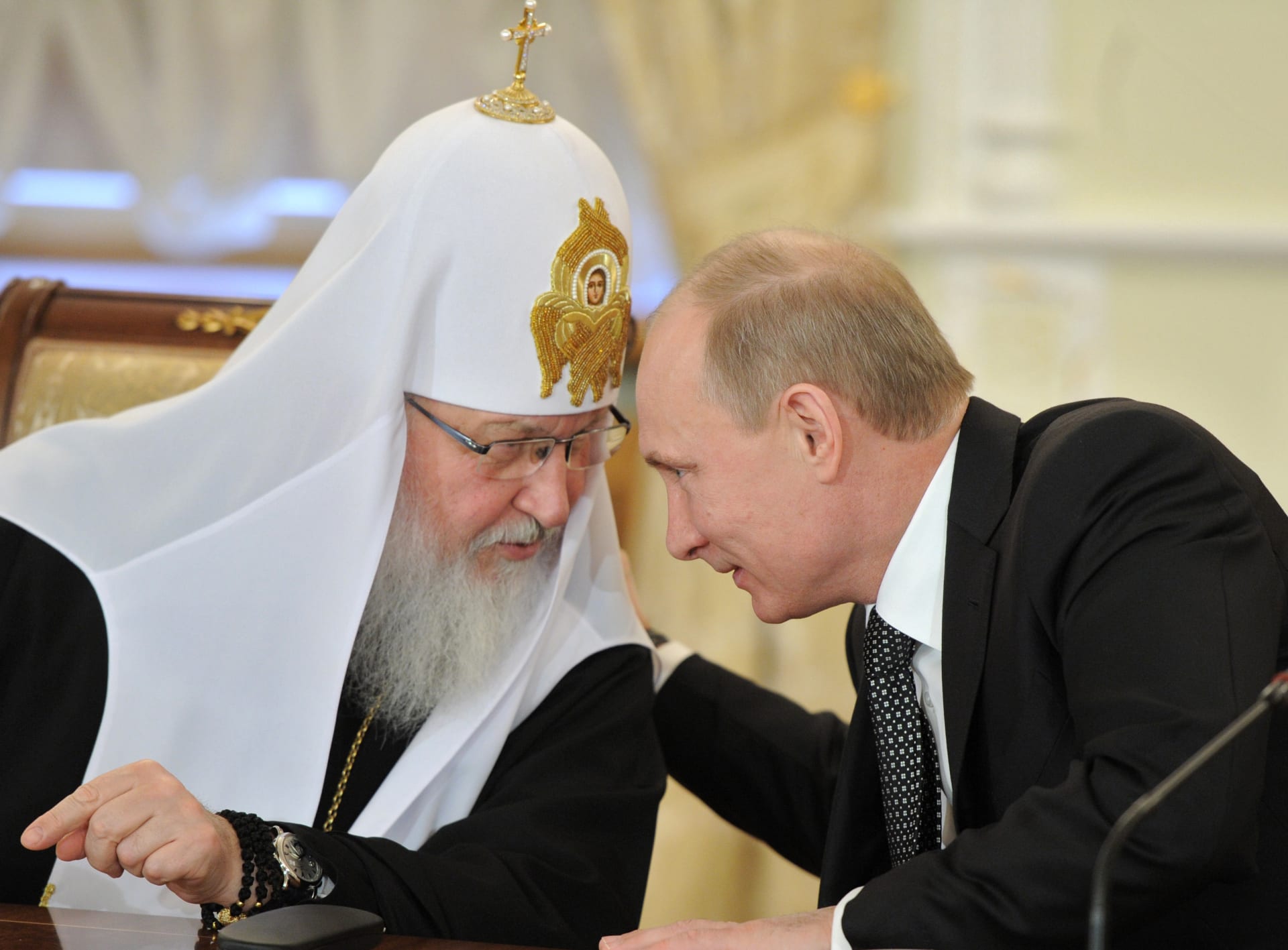 Kirill bersama Vladimir Putin pada 26 November 2022
