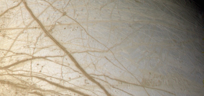 갈릴레오가 촬영한 유로파의 얼음 표면