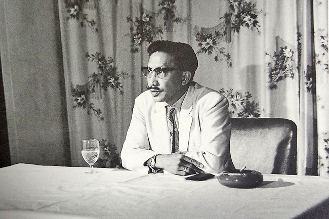 Omar Ali Saifuddien delivering a titah through Radio Brunei in 1962, from Istana Darul Hana
