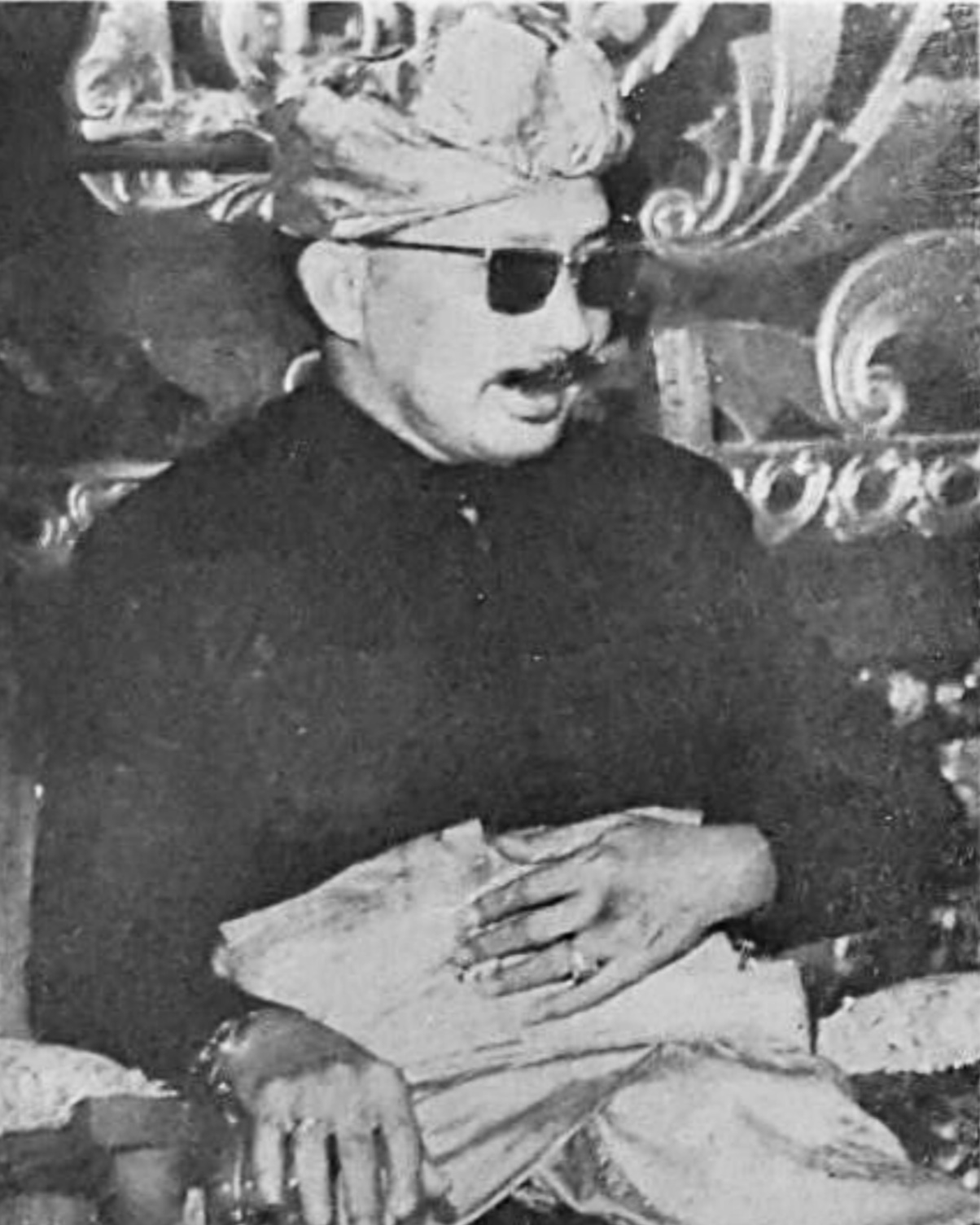 Omar Ali Saifuddien at his son, Hassanal Bolkiah's coronation in 1967