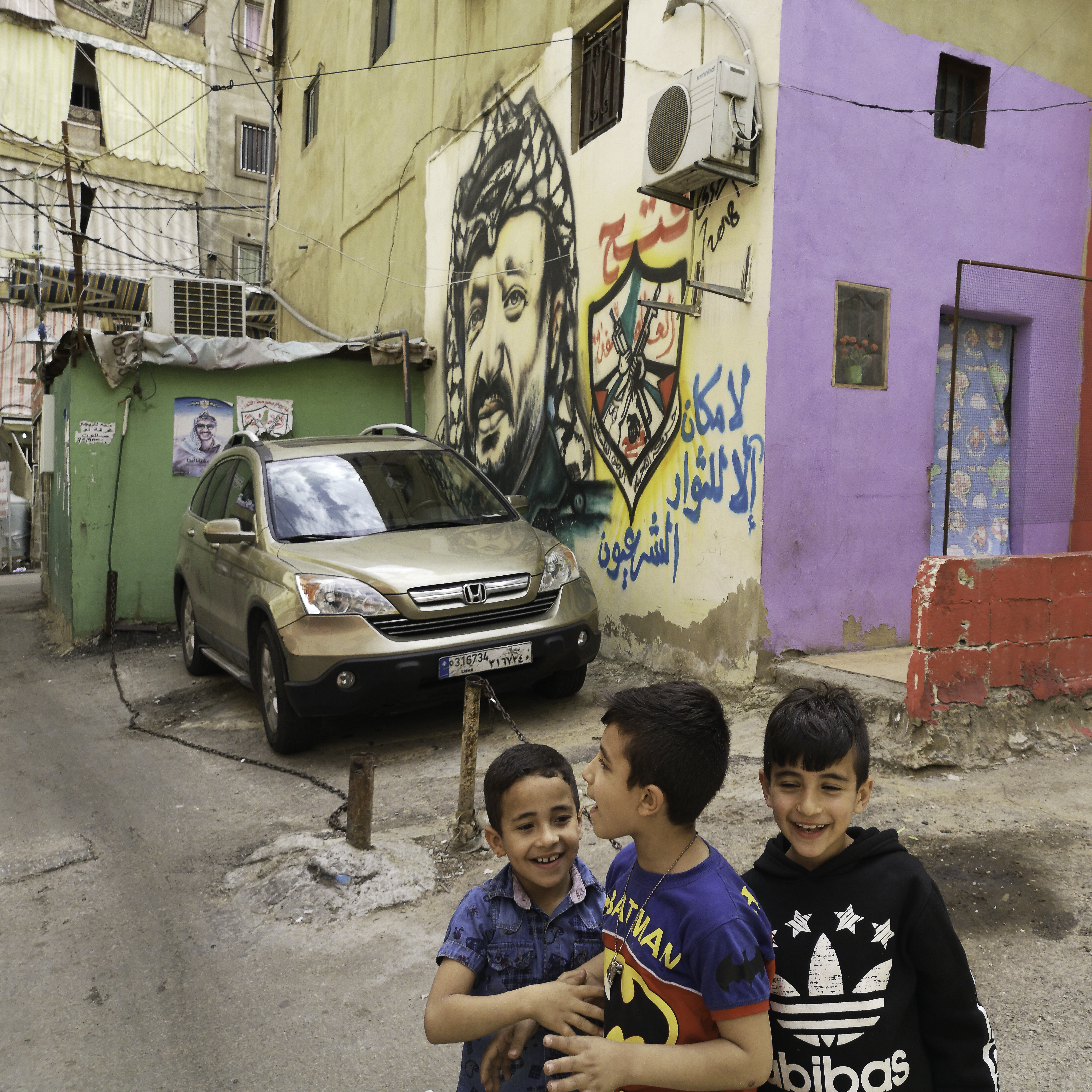 Lebih dari 20.000 pengungsi Suriah dan Palestina tinggal di kamp pengungsi Shatila di pinggiran Beirut.