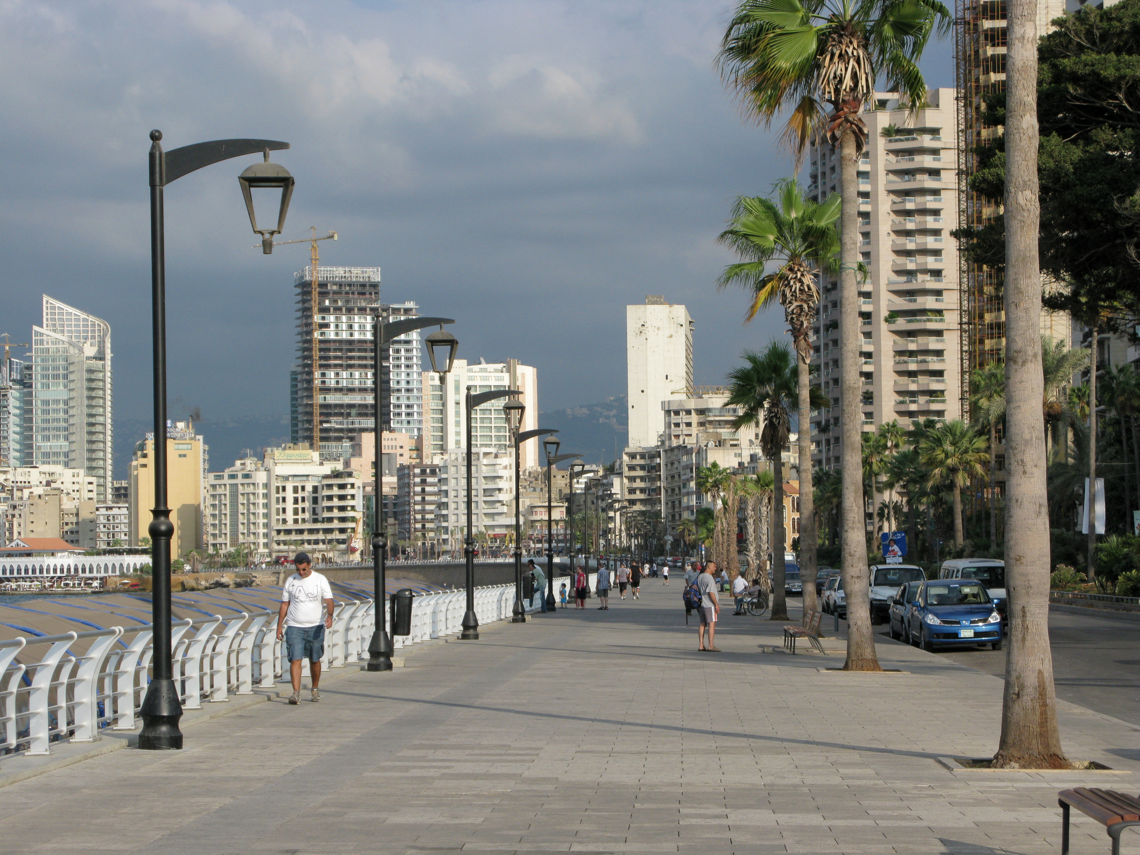 Beirut adalah pusat pariwisata negara ini.