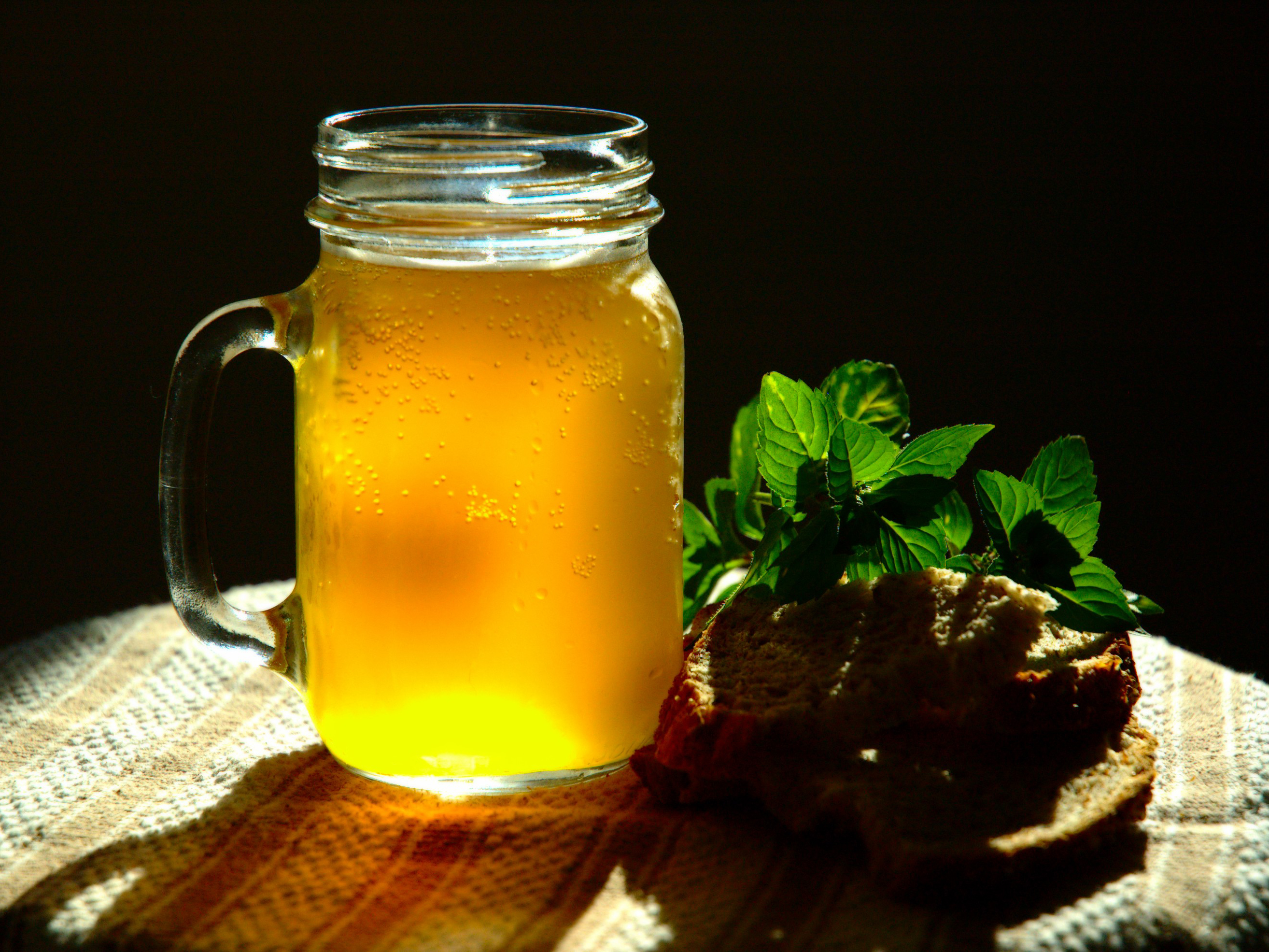 Kvass là một loại đồ uống cổ truyền của Nga.