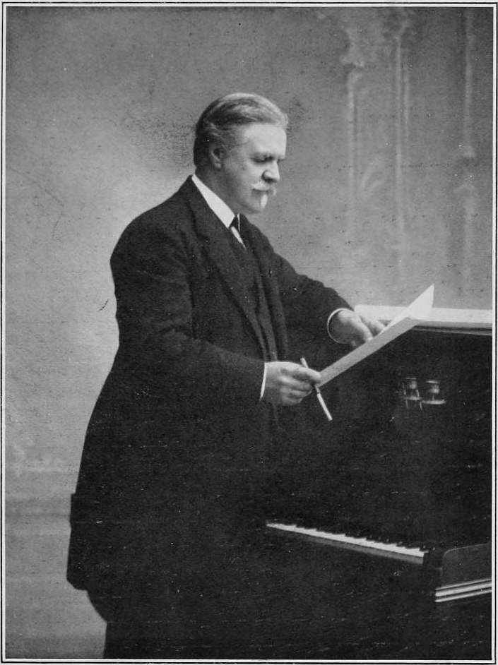 1913년 2월 11일의 당디와 하모니움