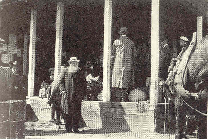 1917년 하파란다에서 러시아로 귀국하는 크로폿킨