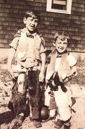 Harvey Milk (right) and his older brother Robert in 1934