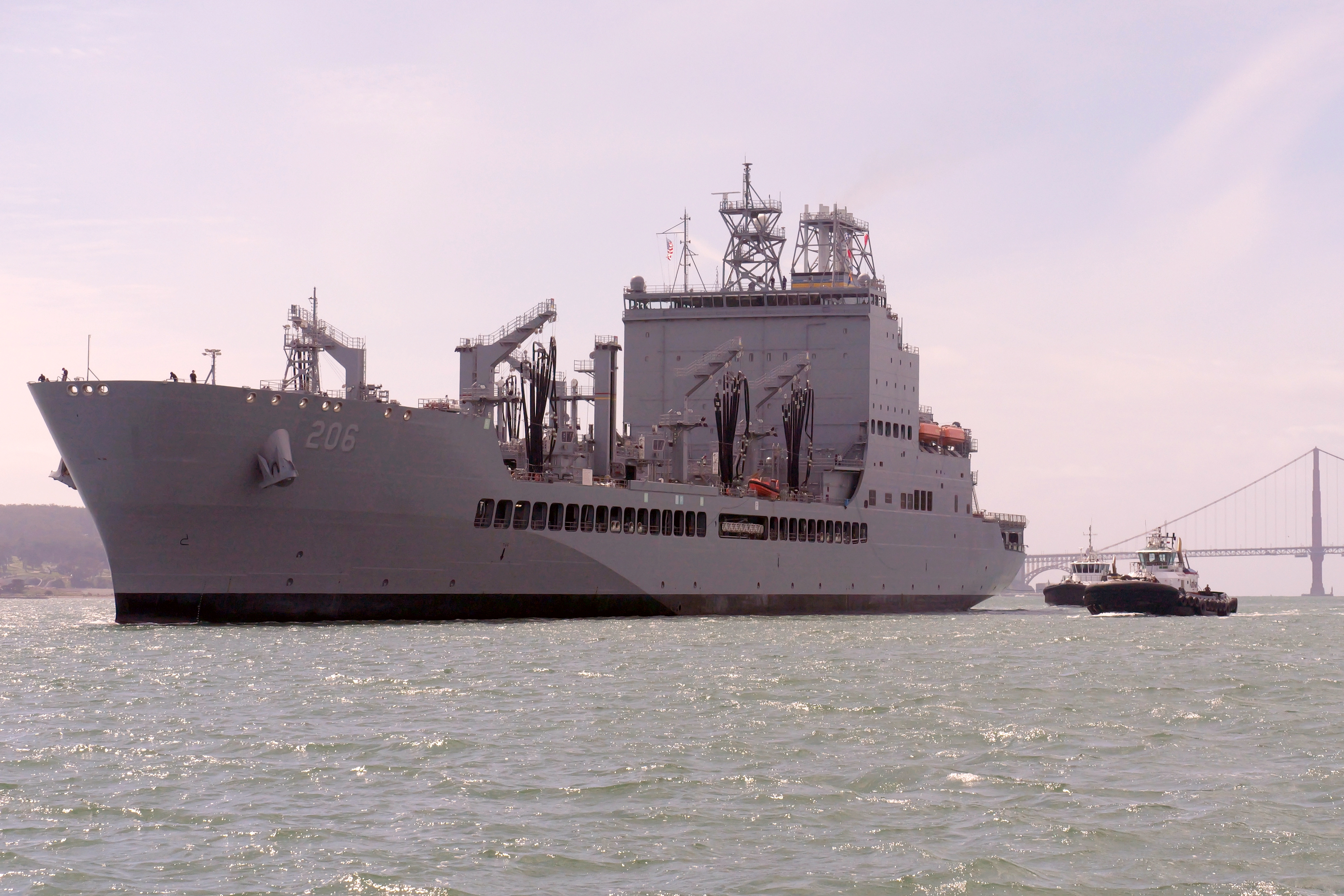 USNS 하비 밀크 (T-AO-206). 소위 밀크를 기리기 위해 명명되었다.