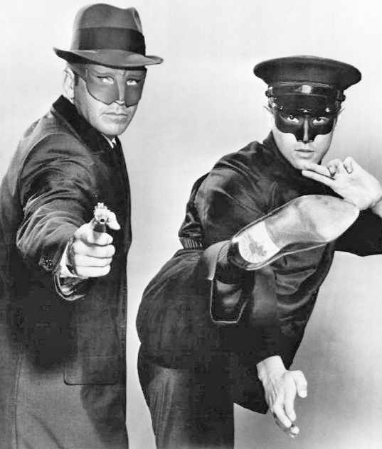 Gambar publisiti Williams dan Lee untuk The Green Hornet pada tahun 1966.