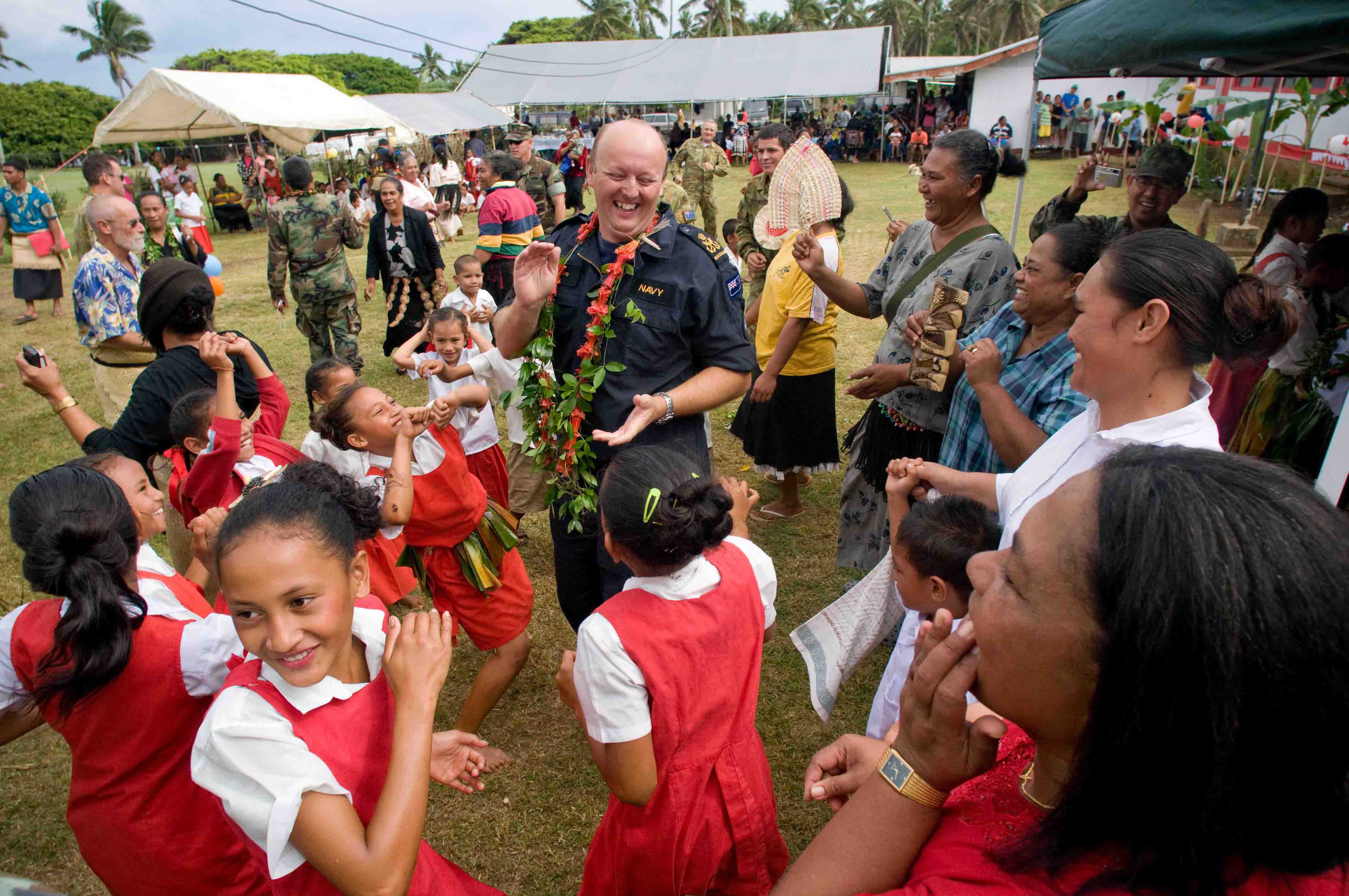Murid-murid sekolah di Tonga.