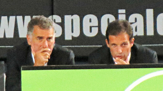 Tassotti dan Massimiliano Allegri semasa perlawanan AC Milan-Real Madrid di Yankee Stadium di New York.