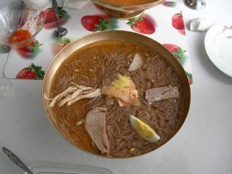 玉流館の平壌冷麺。