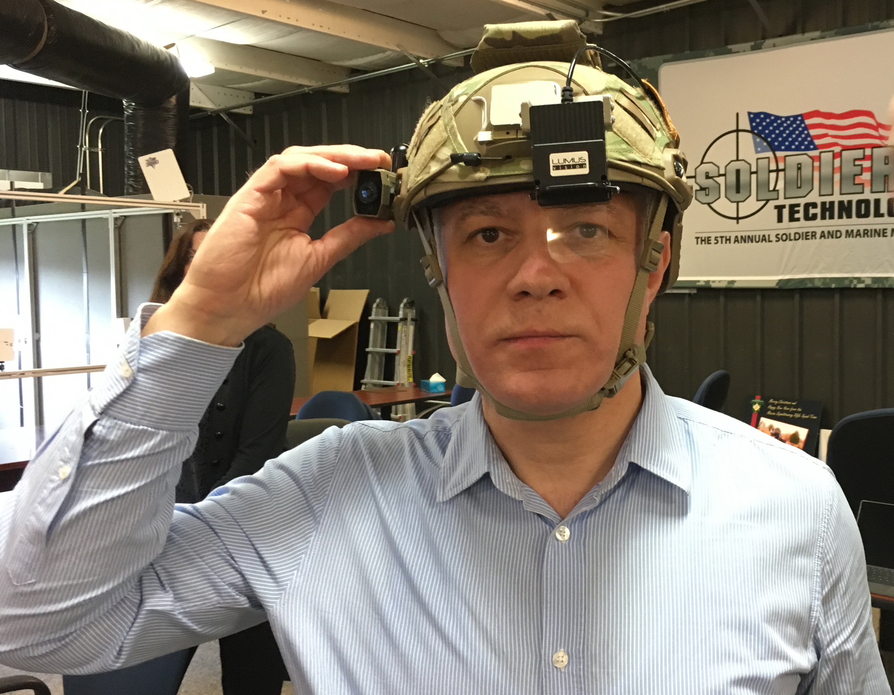  군인 ARC4를 위한 증강 현실 시스템의 사진