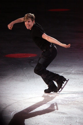 Buttle biểu diễn chương trình Personal Jesus tại buổi biểu diễn Stars on Ice Canada 2008 ở Halifax.