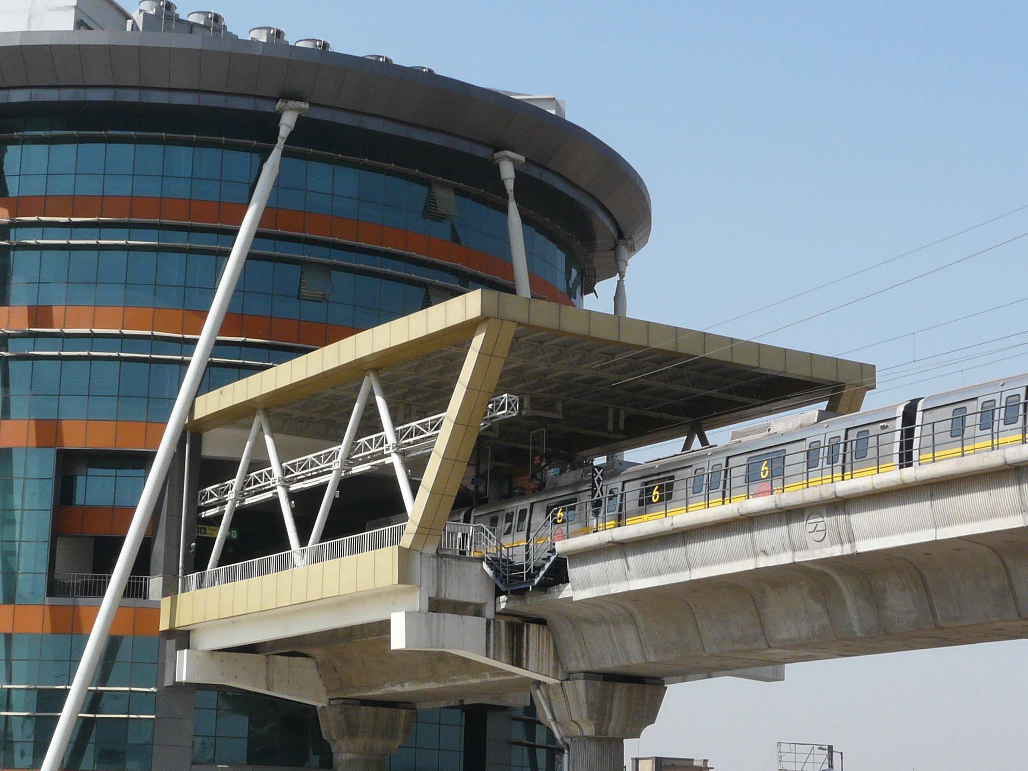Tàu điện ngầm Delhi.