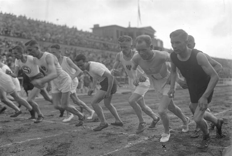 นูร์มิเริ่มการแข่งขันในเบอร์ลิน เดือนพฤษภาคม ค.ศ. 1926
