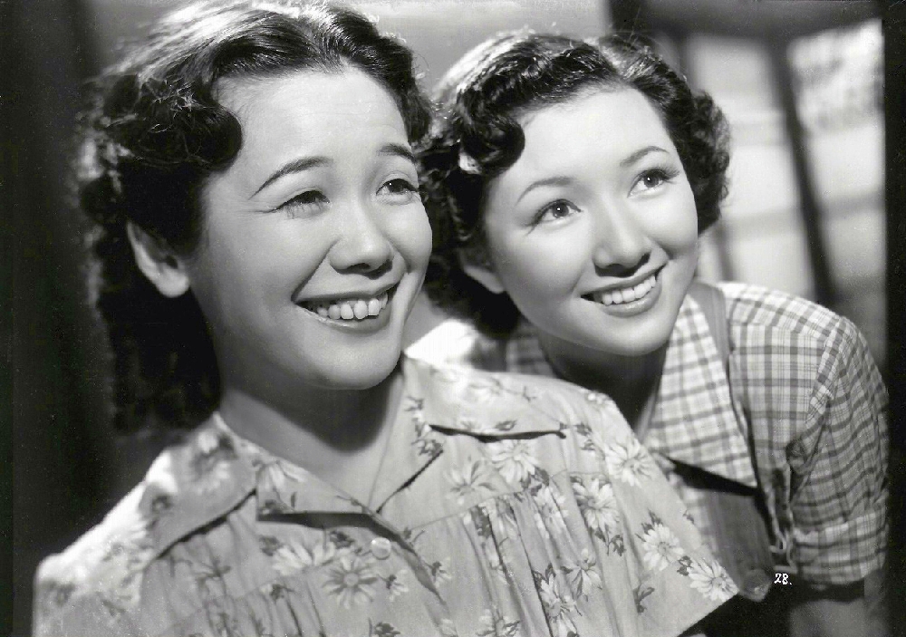 《긴자 칸칸 아가씨》(1949년) 가사기 시즈코 (왼쪽)와 함께.