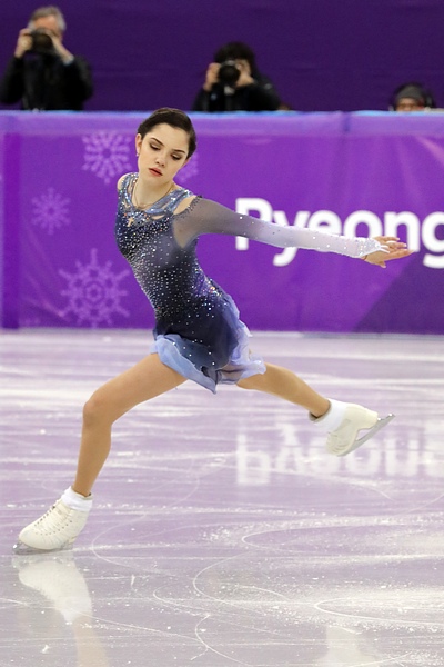 2018年平昌オリンピックのショートプログラムで演技するメドベージェワ
