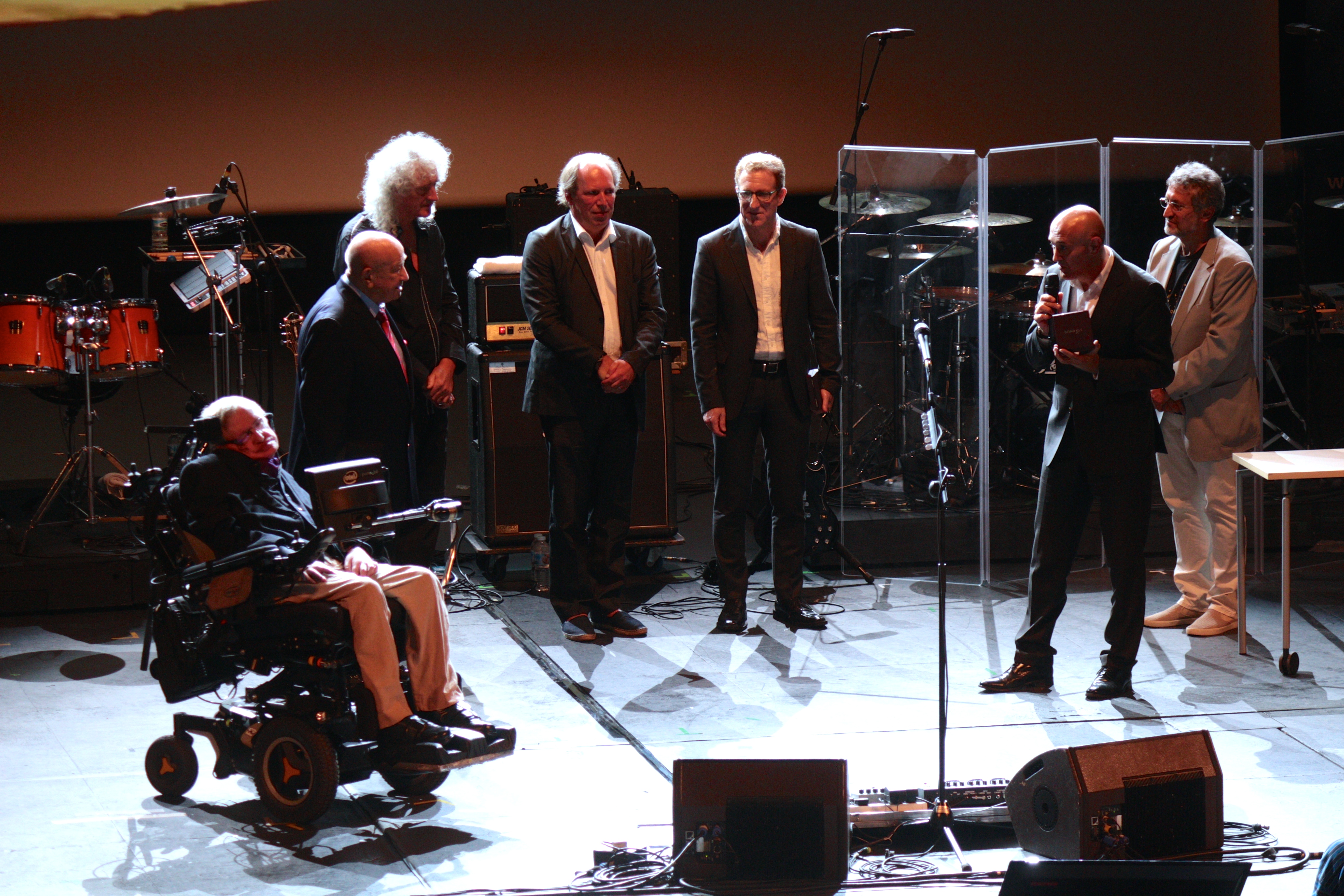 Leonov, Stephen Hawking, dan Brian May di Festival Starmus, 2016.