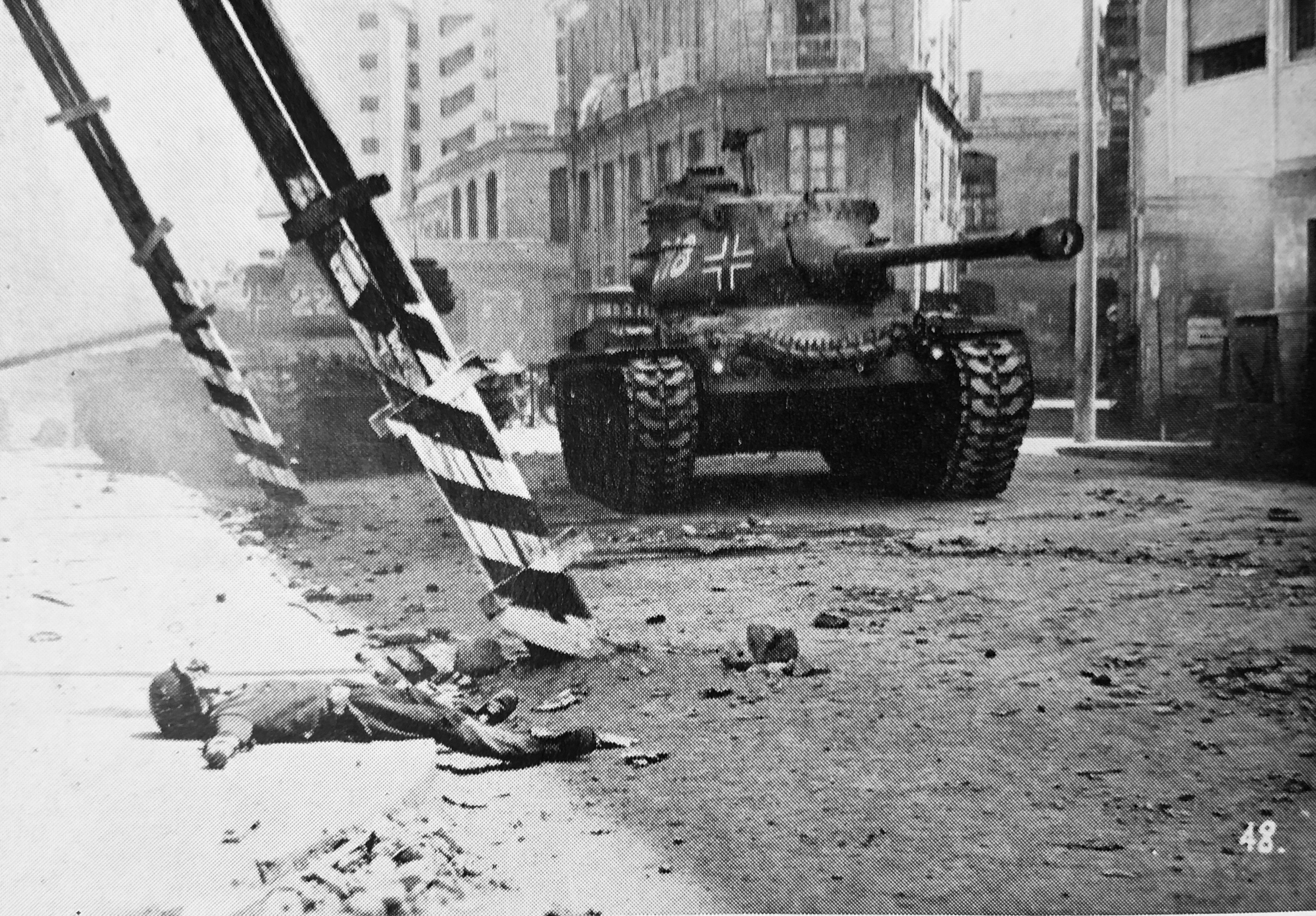 1962년 영화 '나폴리에서의 4일'의 일본 개봉 당시 포스터
