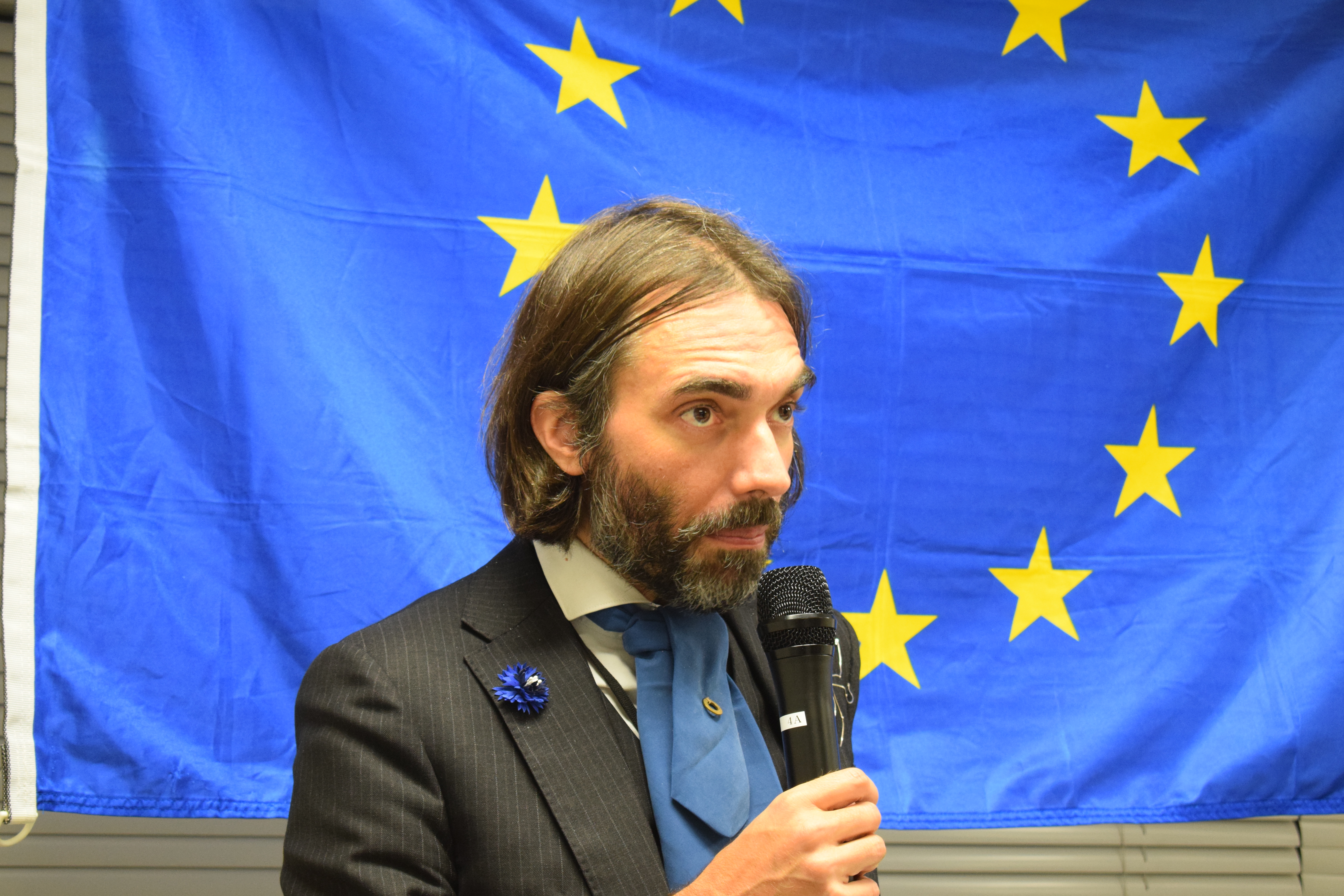 2017년 도쿄에서 열린 레퓌블리크 앙 마르슈! 공개 회의에 참석한 세드리크 빌라니