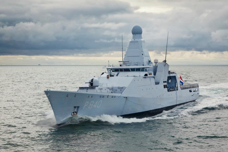 Kapal patroli lepas pantai kelas Holland dari Angkatan Laut Kerajaan Belanda