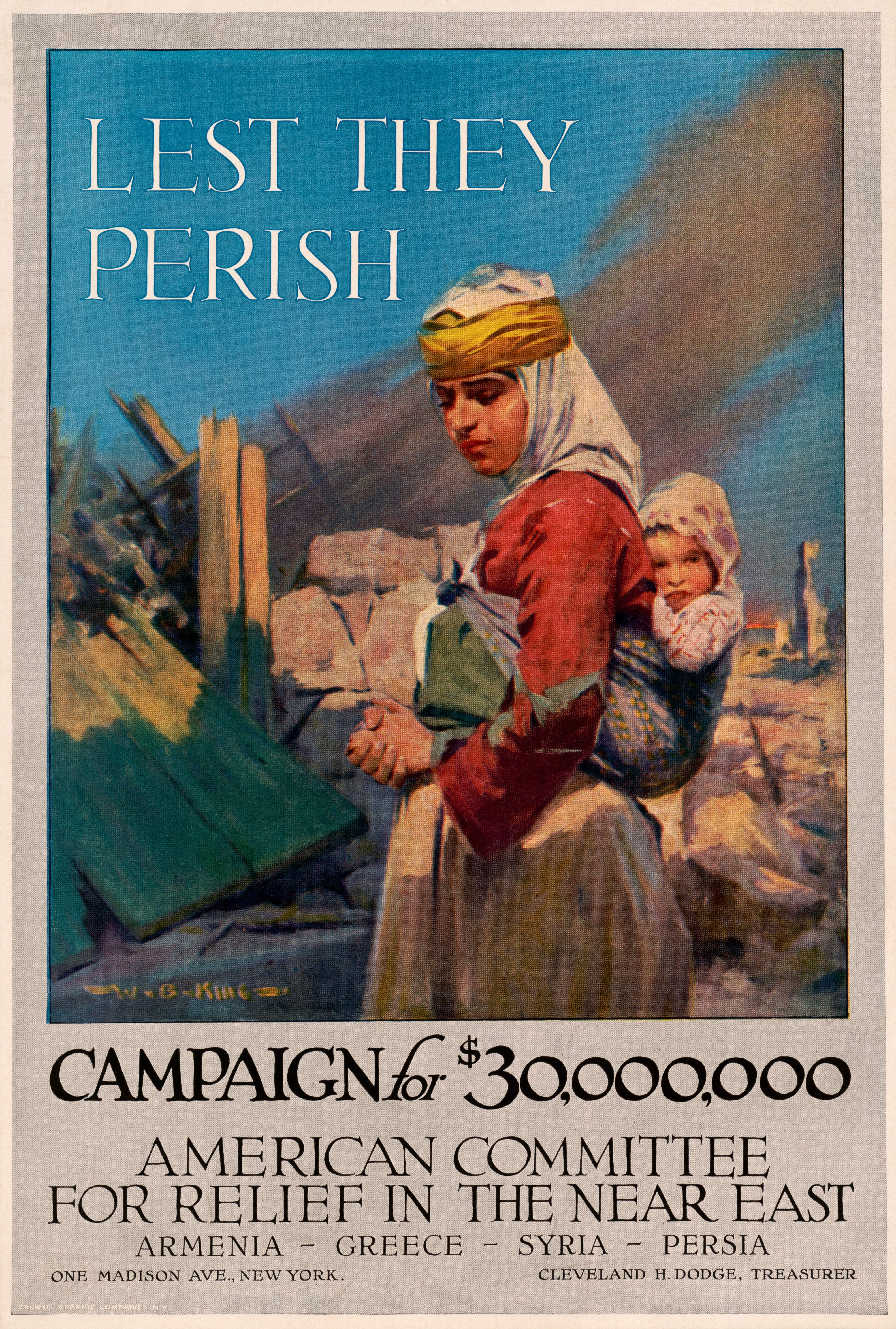 구호 활동을 통해 제공된 식량에 둘러싸인 아이를 안고 있는 단정하게 옷을 입은 여성. 캡션은 