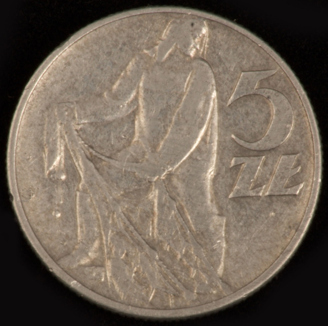 어부 그림이 새겨진 폴란드 5 PLN 동전의 뒷면 (1958년 디자인)