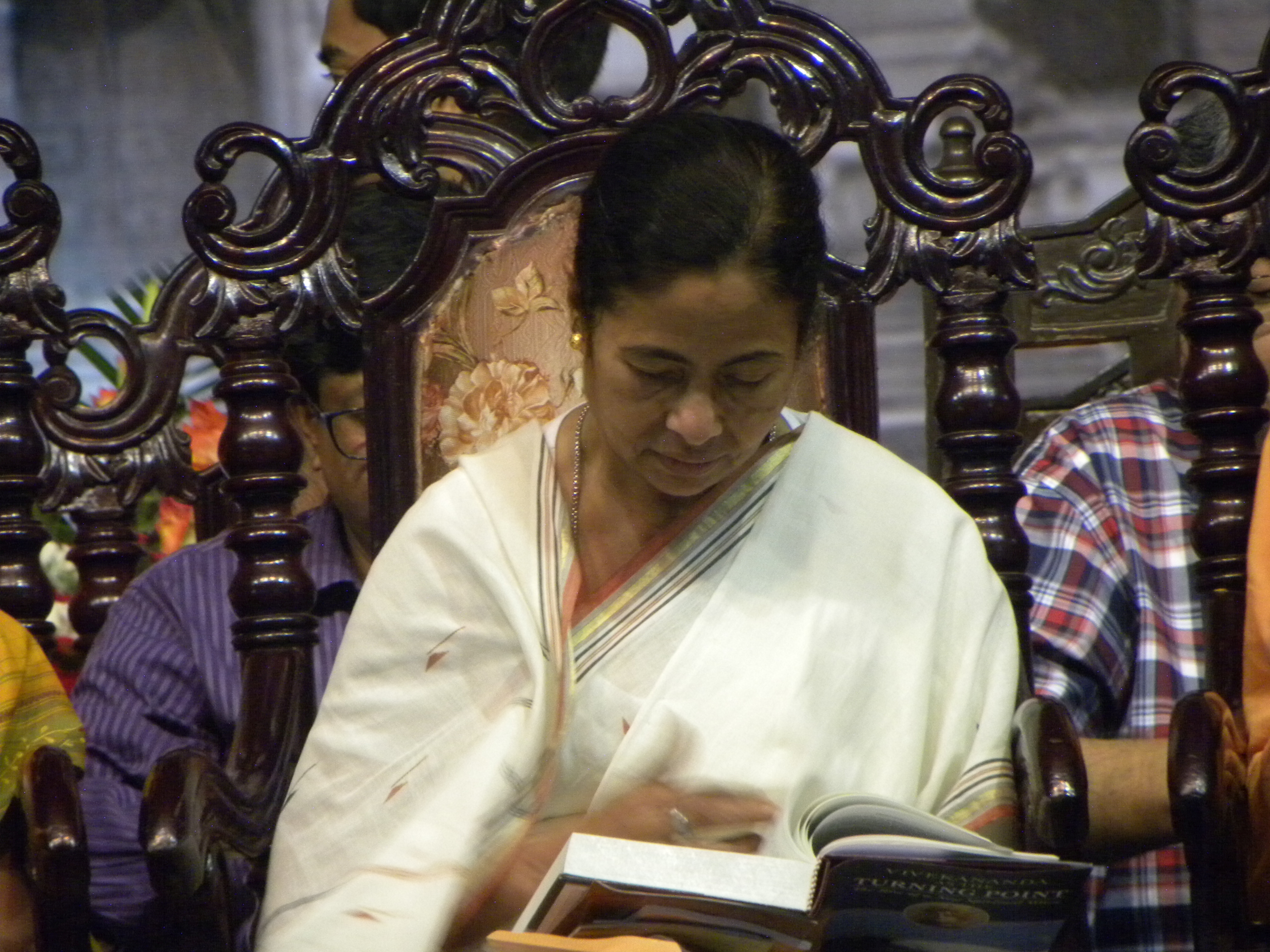 Mamata Banerjee pada acara di Kolkata.