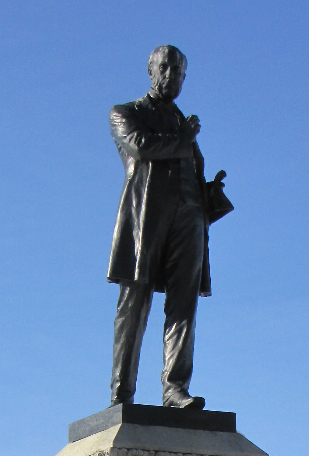 Patung George Brown di Bukit Parlimen, Ottawa.