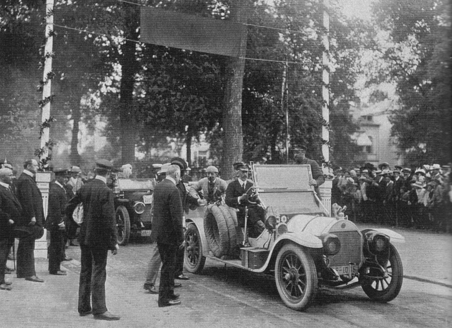 Thân vương Heinrich trong Cuộc đua Thân vương Heinrich năm 1910.