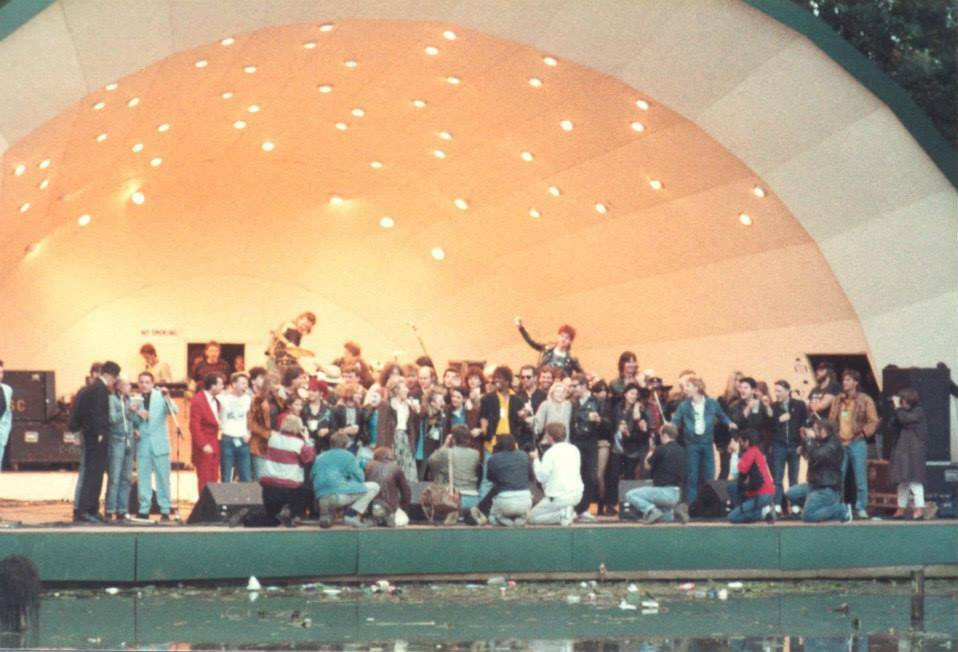 24 August 1985 크리스탈 팰리스 볼에서 호크윈드 등과 함께하는 베라 린