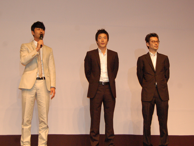 2010년 영화 포화 속으로의 차승원(왼쪽에서 첫 번째).
