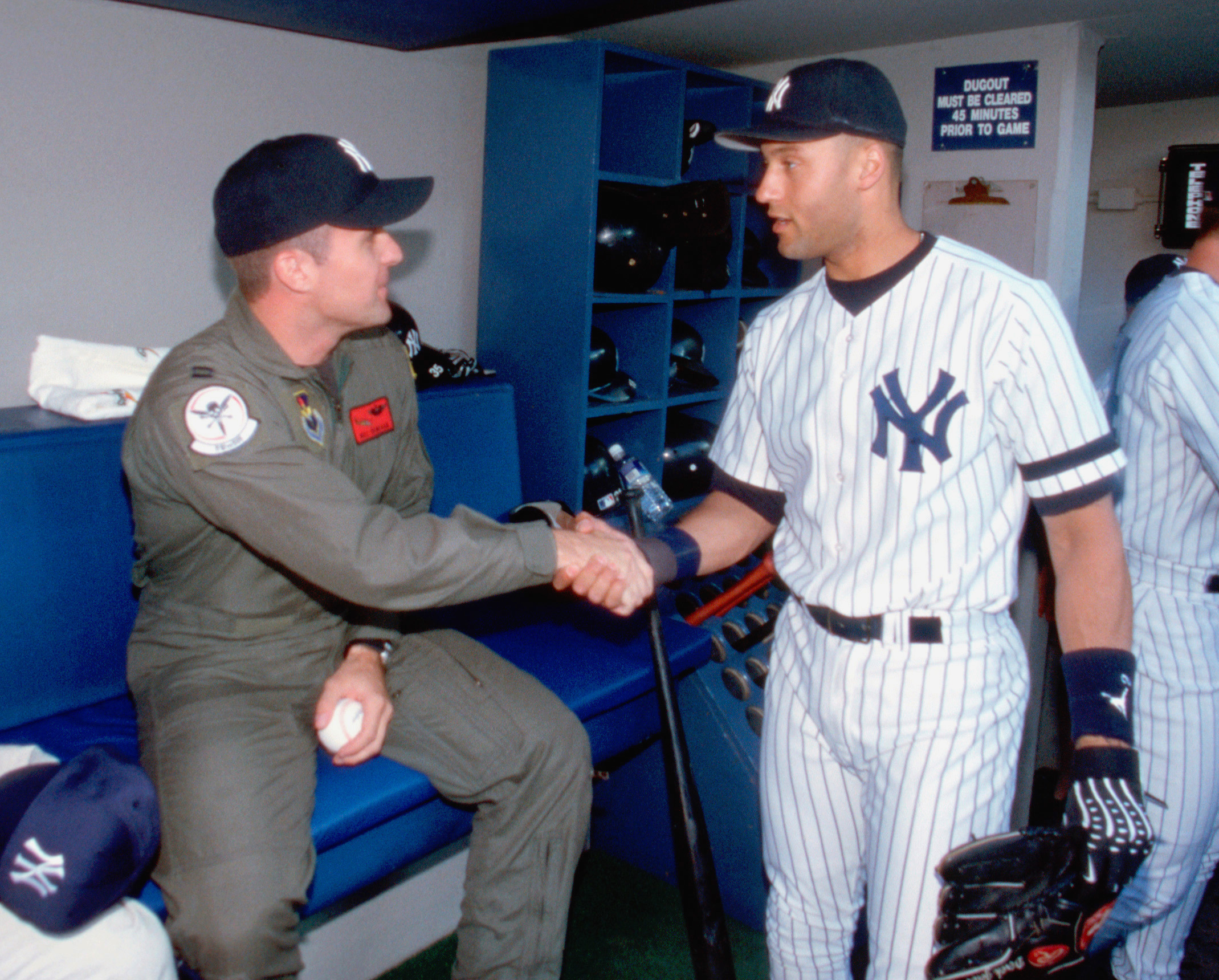 Jeter meets United States Air Force pilot Capt. Bill Denehen in May 2000
