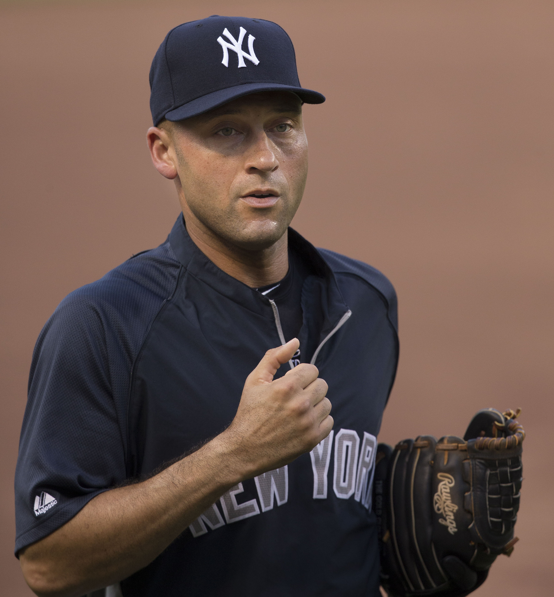 Jeter semasa pemanasan pra-perlawanan pada Julai 2014