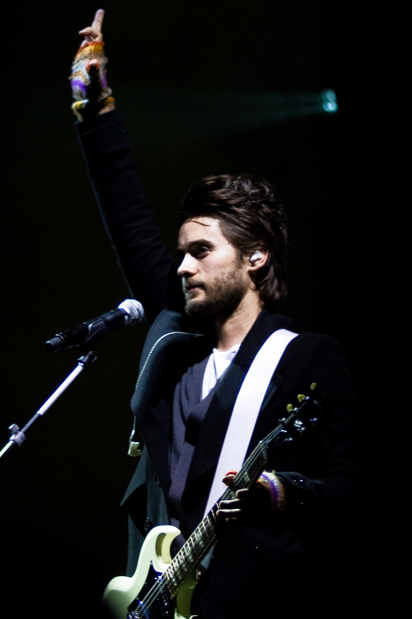 Leto performing in Oakland, California in December 2009.