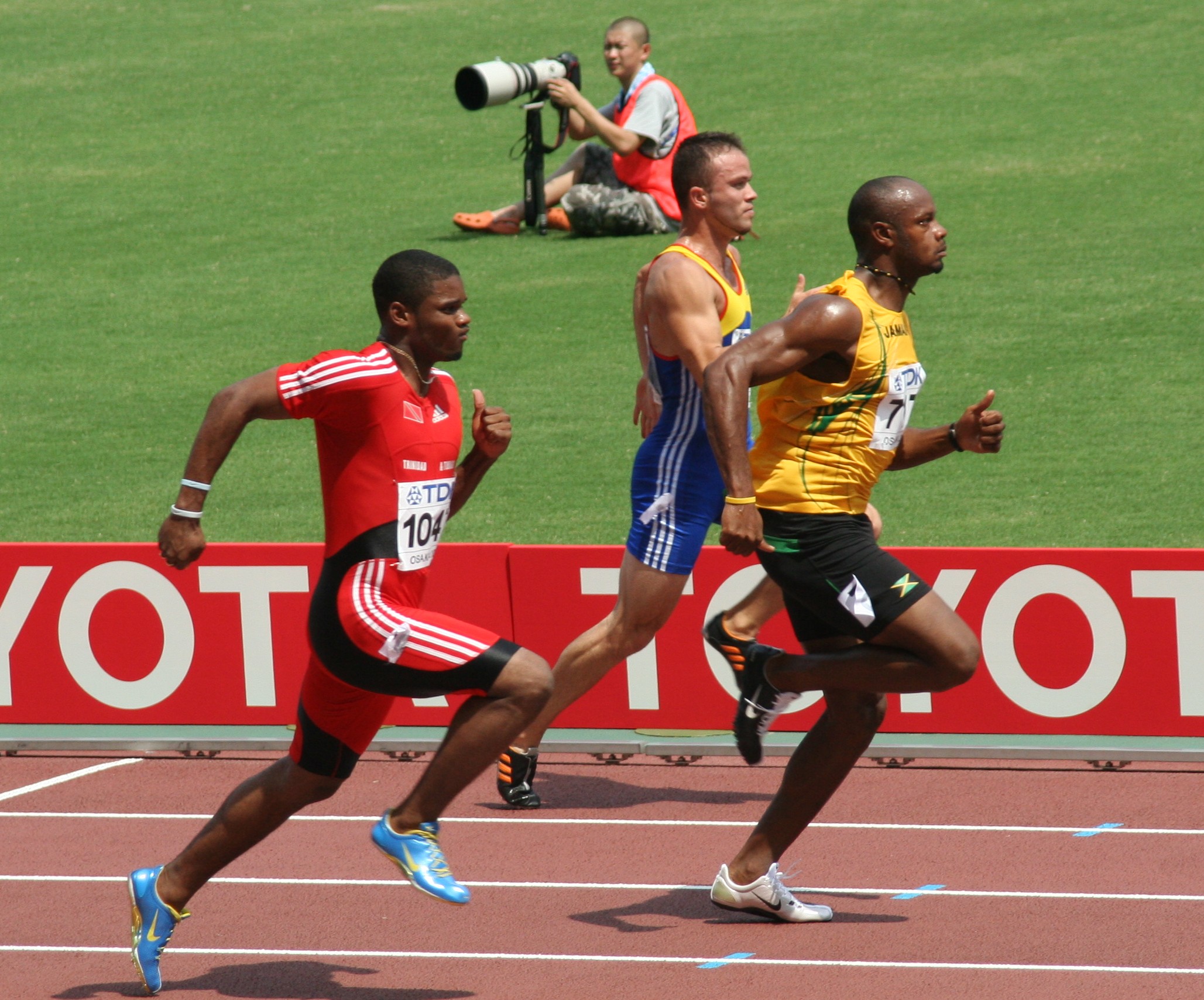 Powell leading a heat at the 2007 World Championships in Osaka, Japan.