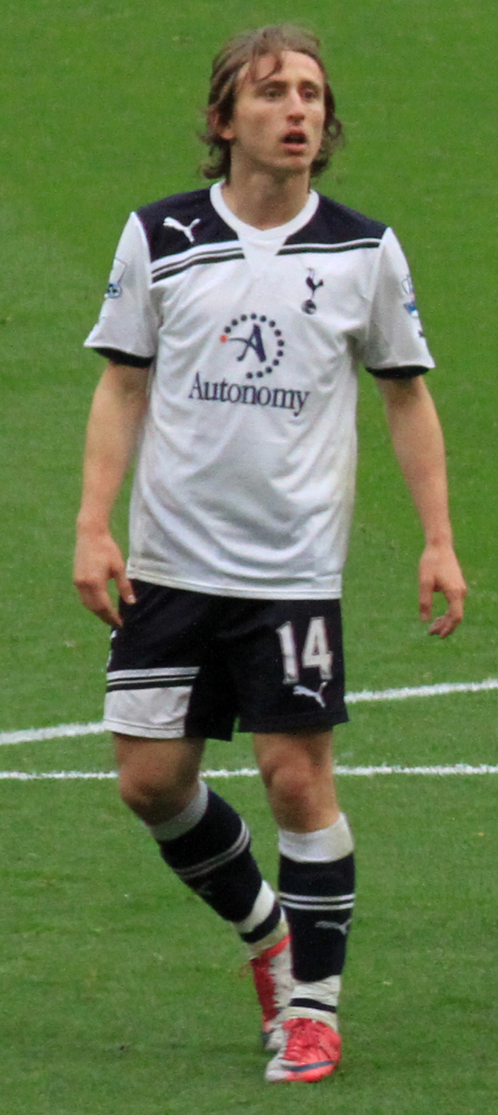 Modrić playing against Arsenal in November 2010