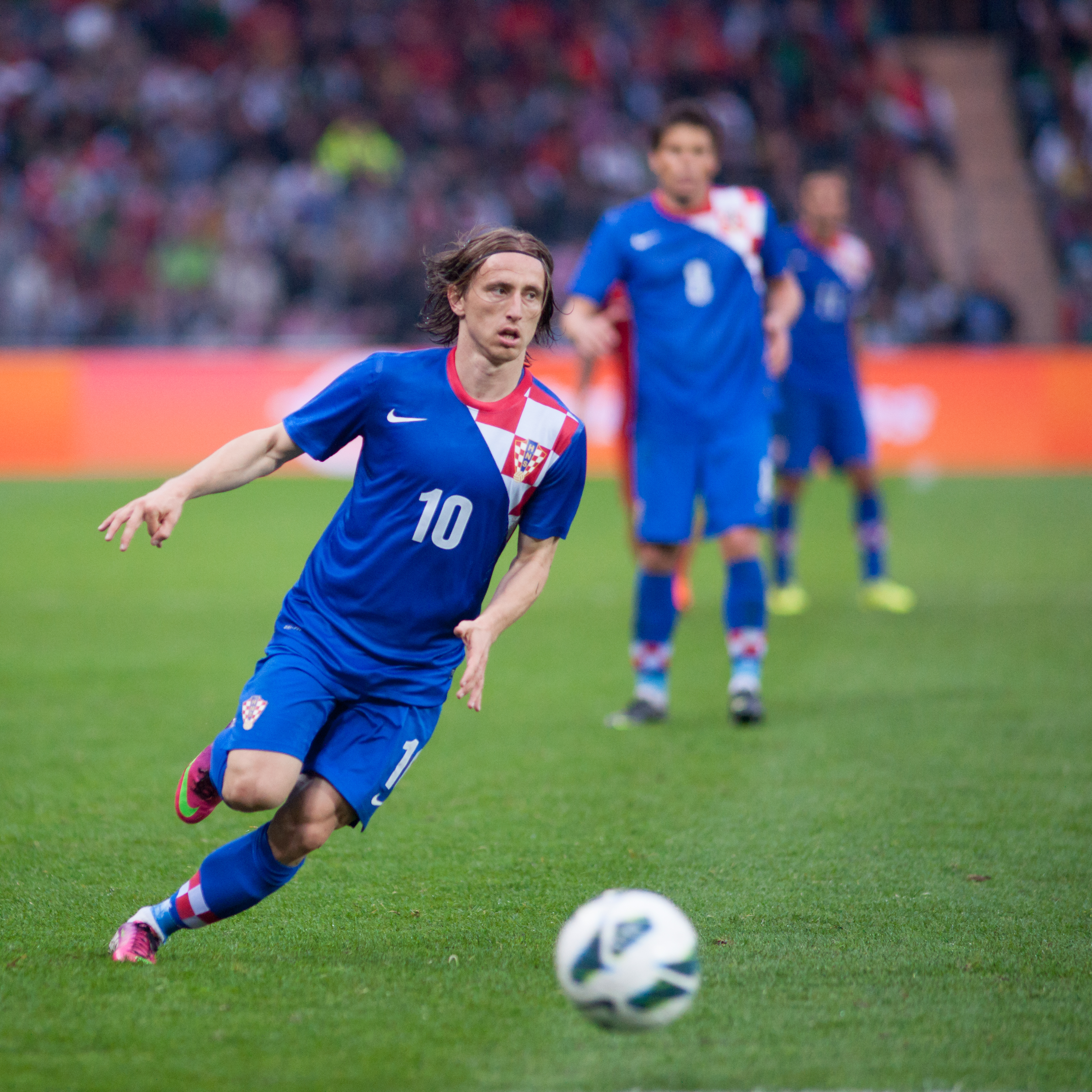 Dianggap sebagai anggota tim nasional yang paling serba bisa dan kritis, kemampuan teknis Modrić telah dipuji oleh pemain dan pelatih.