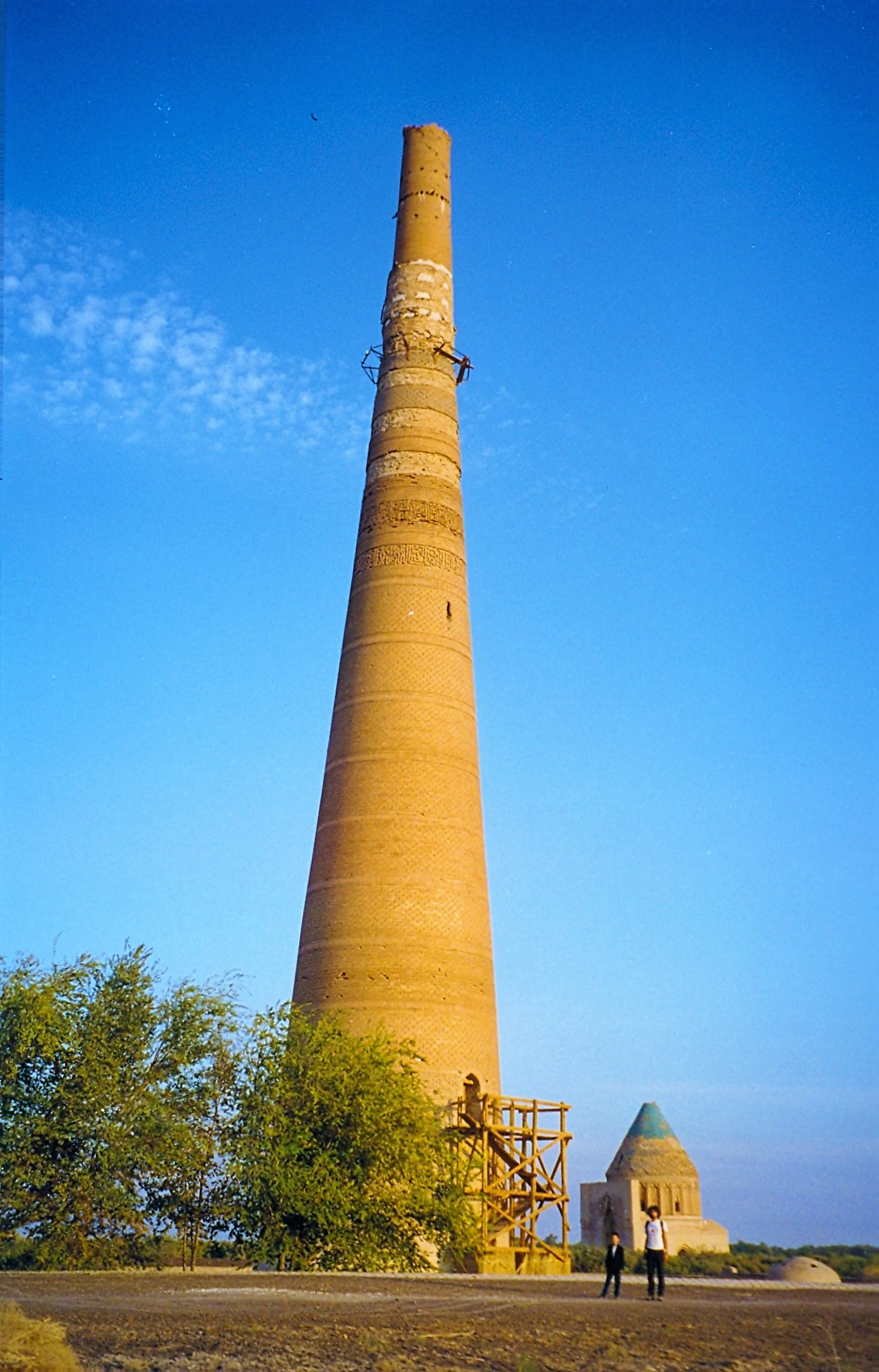 Menara di Kunya-Urgench