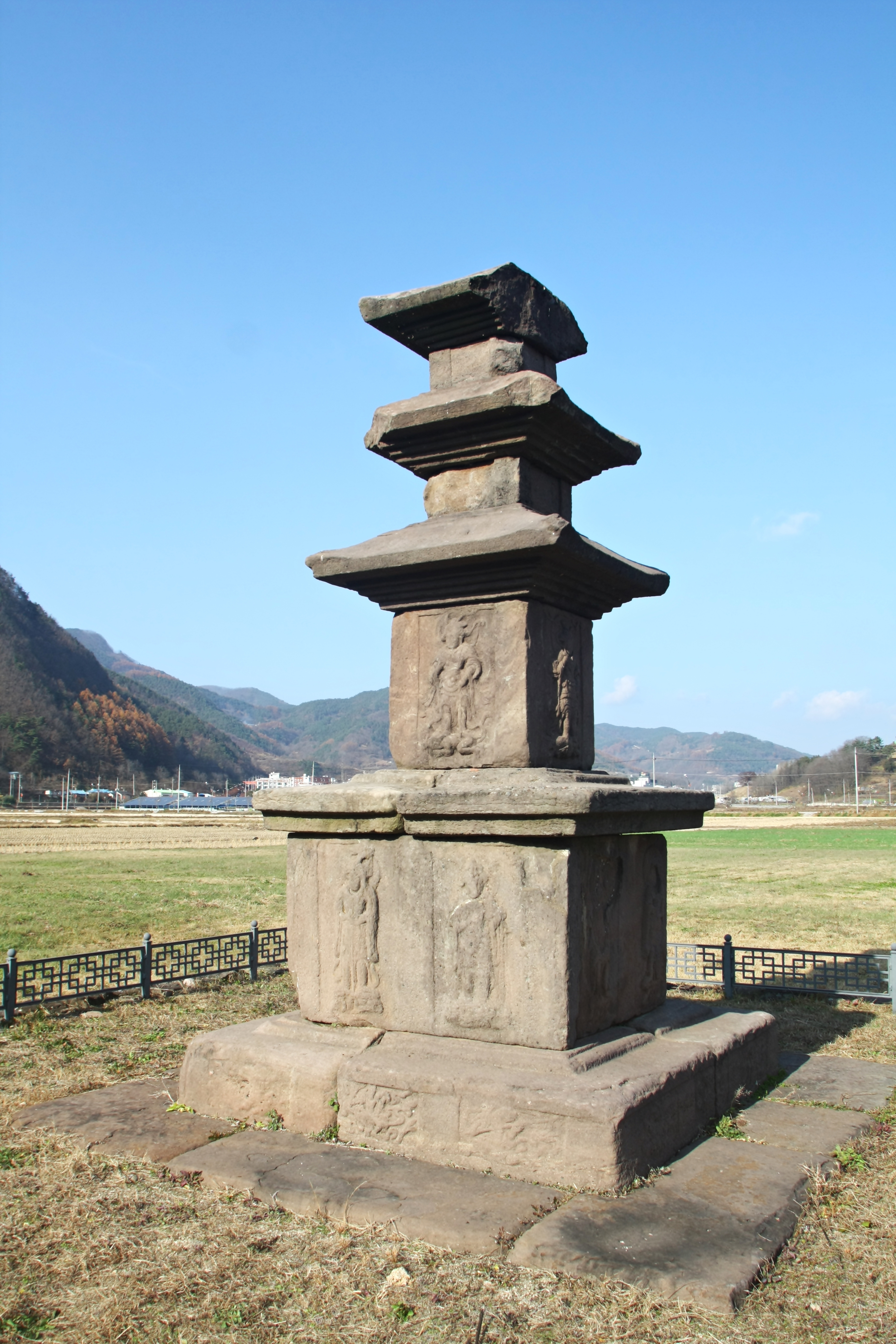 영양 현리 삼층석탑