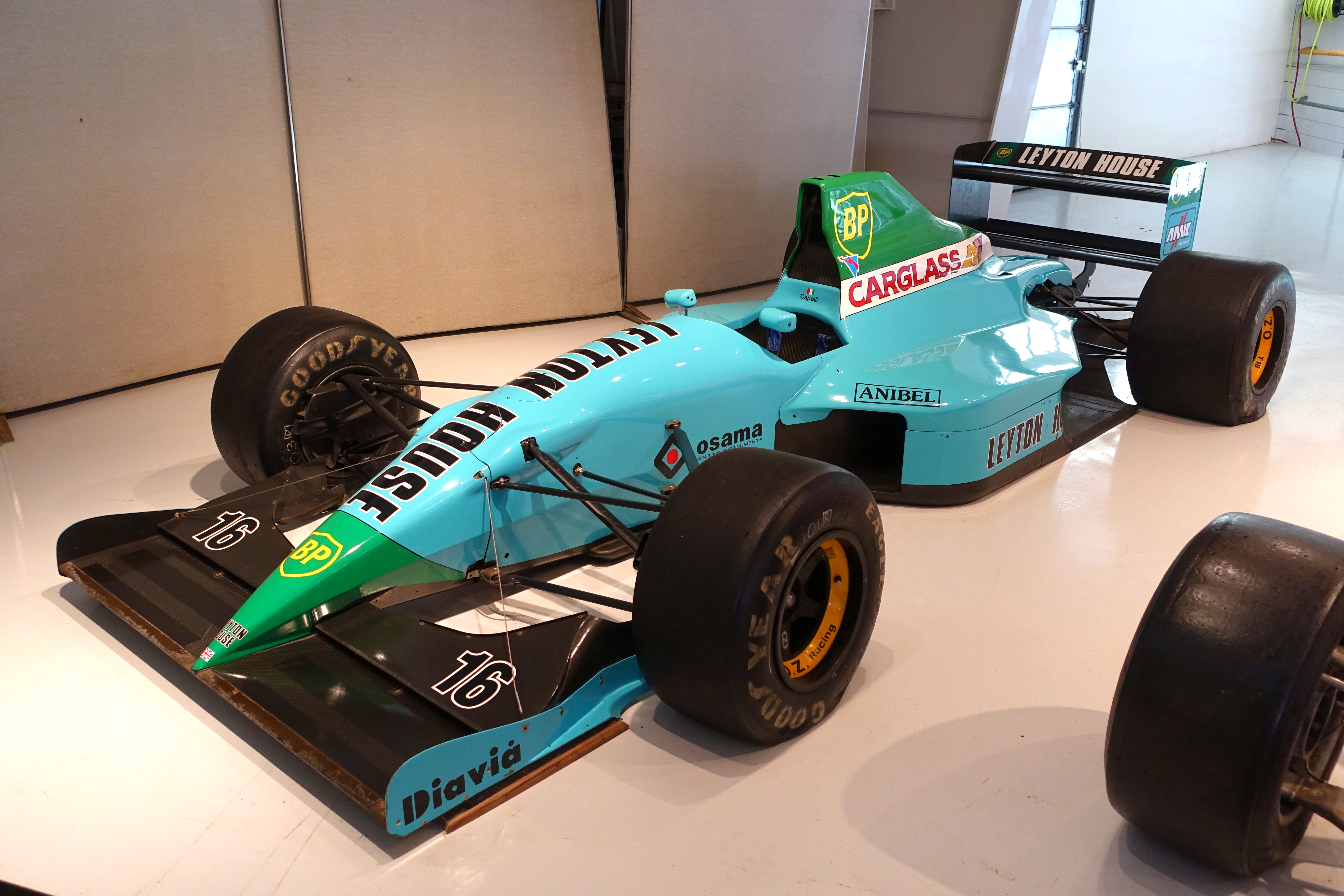 Ivan Capelli memimpin dan menamatkan perlumbaan di tempat kedua di Grand Prix Perancis 1990 dengan memandu Leyton House CG901.