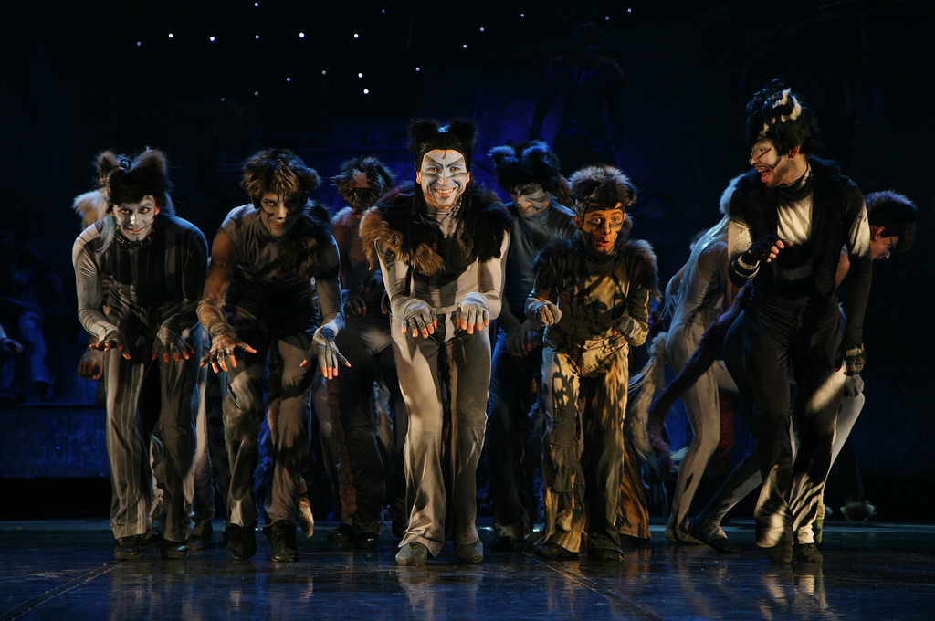 《캣츠》(CATS) 공연 모습